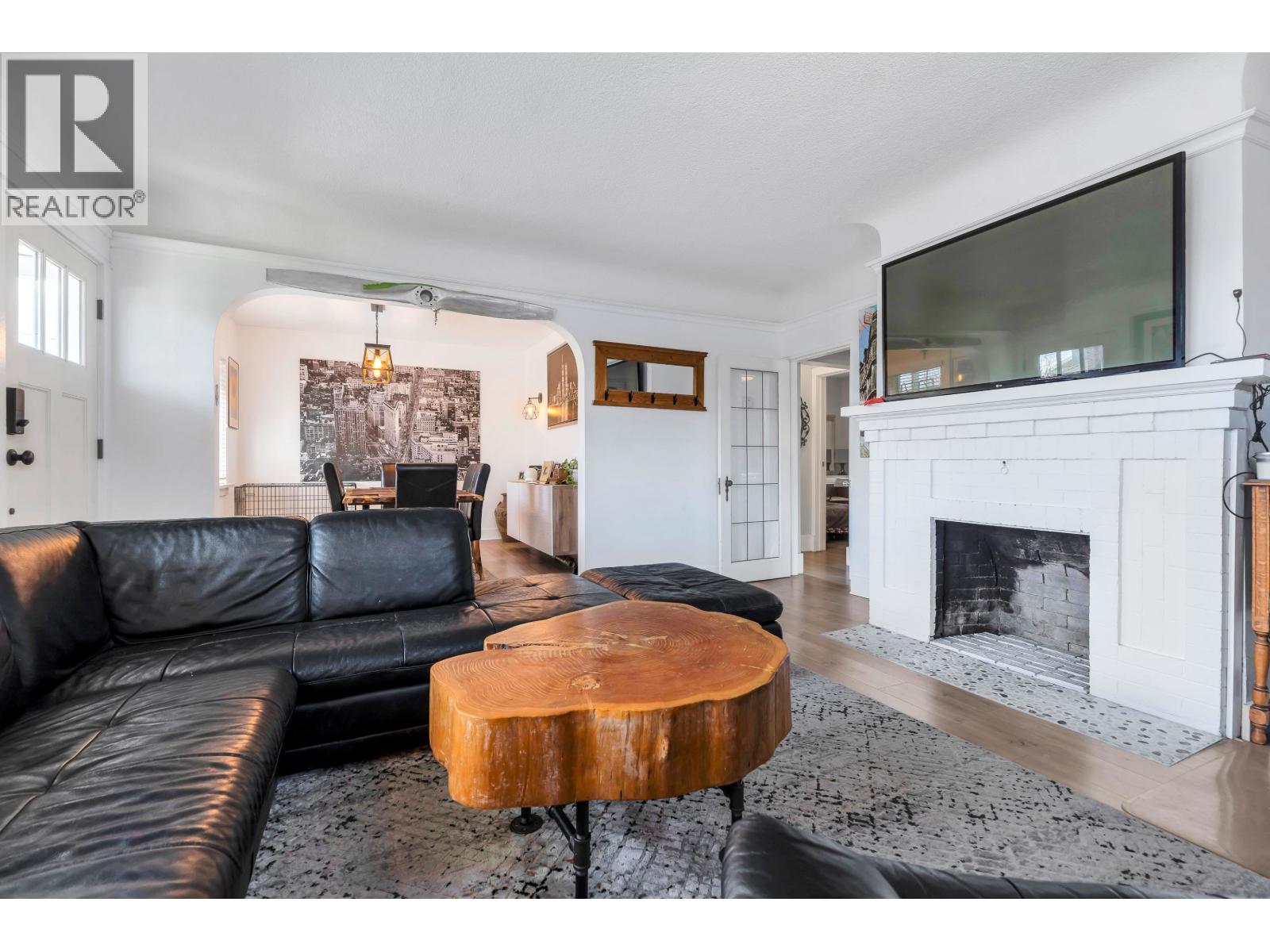 125 N Gilmore Avenue, Burnaby, British Columbia  V5C 1V6 - Photo 9 - R3087700