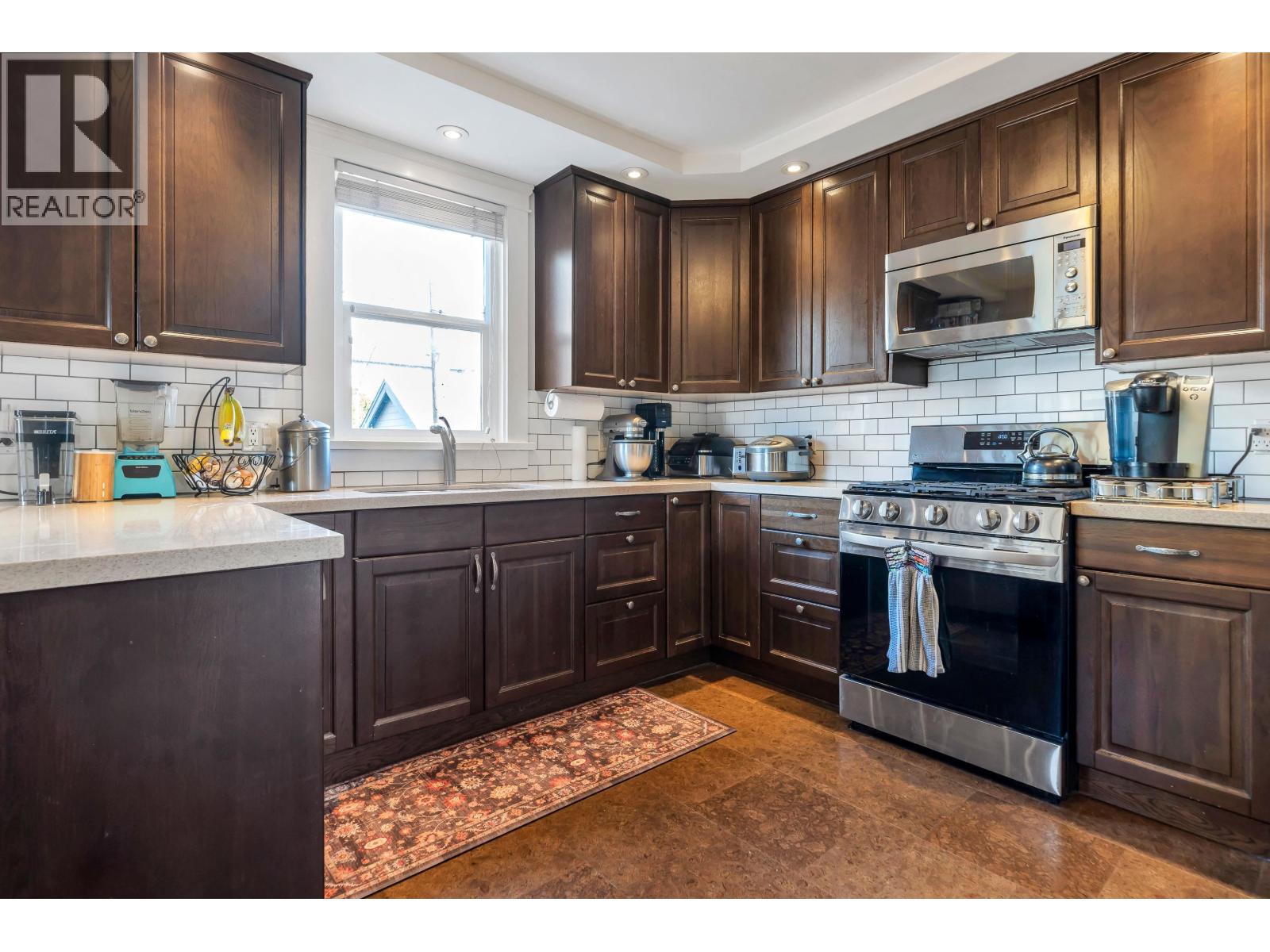 125 N Gilmore Avenue, Burnaby, British Columbia  V5C 1V6 - Photo 16 - R3087700