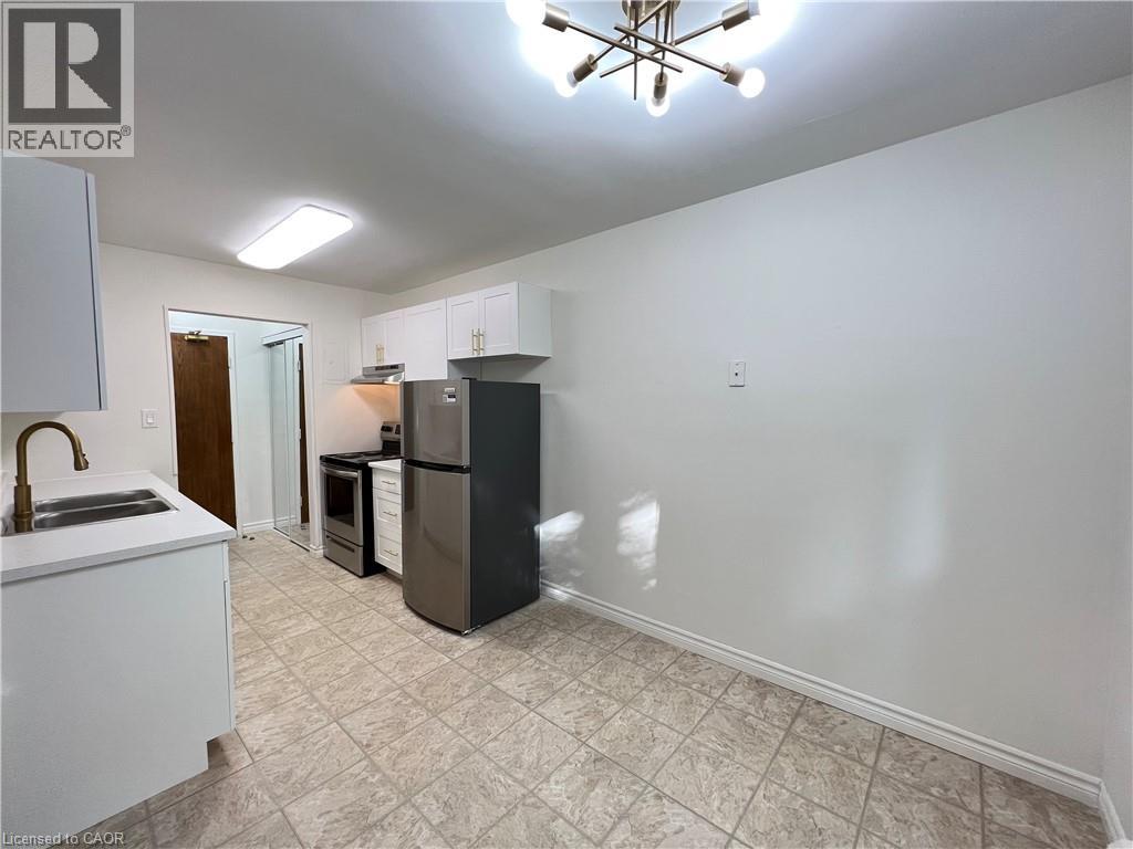 475 Parkside Drive Unit# 15, Waterloo, Ontario  N2L 4X6 - Photo 3 - 40805804