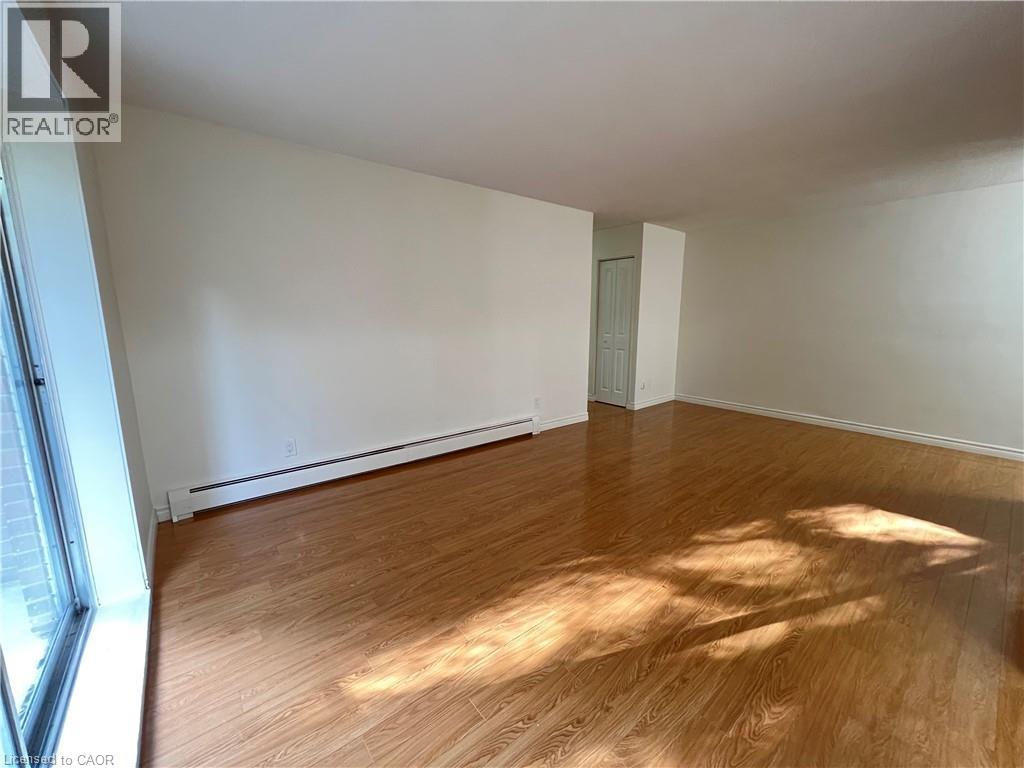 475 Parkside Drive Unit# 15, Waterloo, Ontario  N2L 4X6 - Photo 7 - 40805804