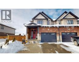 137 WOODBERRY Crescent, Elmira, Ontario