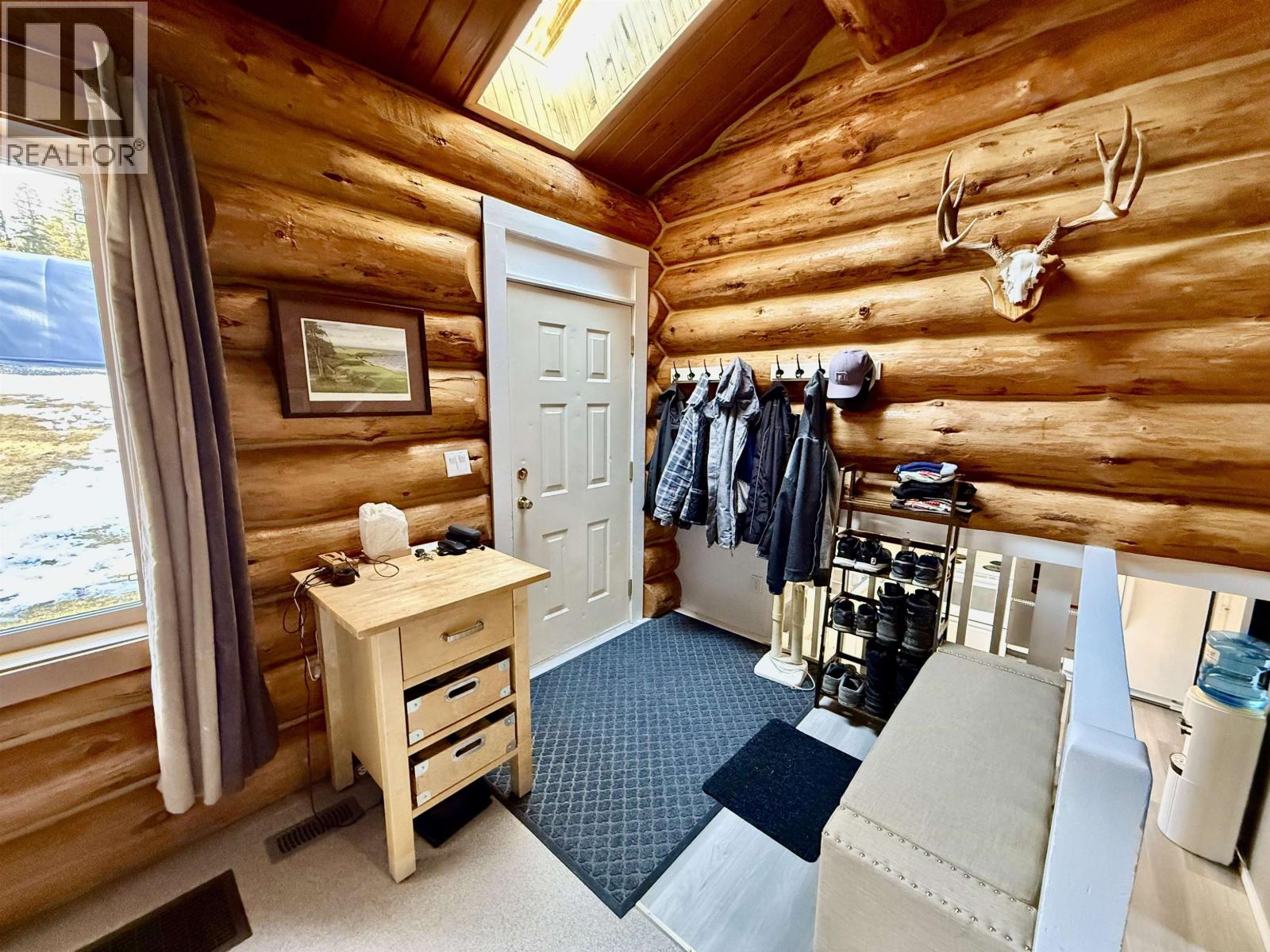 4895 Meesquono Trail, 108 Mile Ranch, British Columbia  V0K 2Z0 - Photo 3 - R3090206