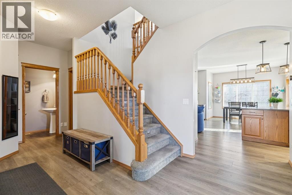 2841 Coopers Manor Sw, Airdrie, Alberta  T4B 3J7 - Photo 4 - A2286155