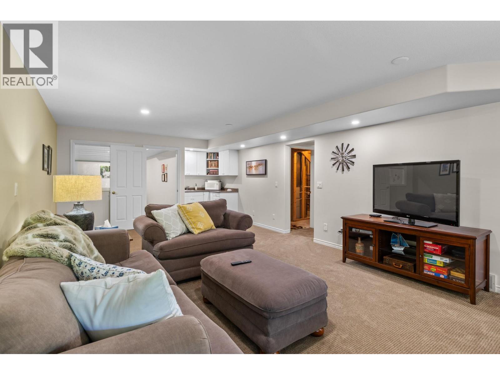 3917 Gallaghers Circle, Kelowna, British Columbia  V1W 3Z9 - Photo 36 - 10376226