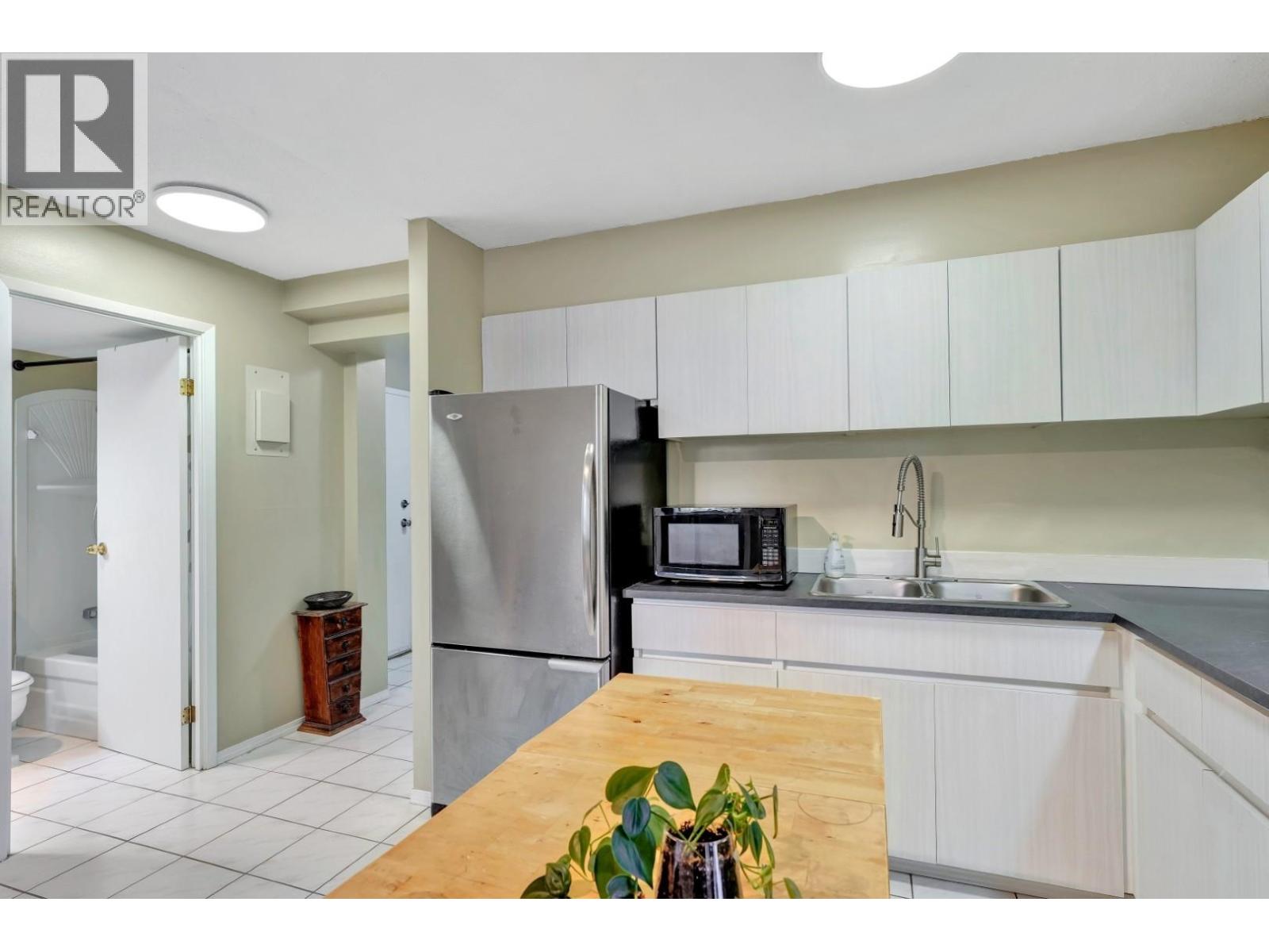 2206 3755 Bartlett Court, Burnaby, British Columbia  V3J 7G7 - Photo 12 - R3090594