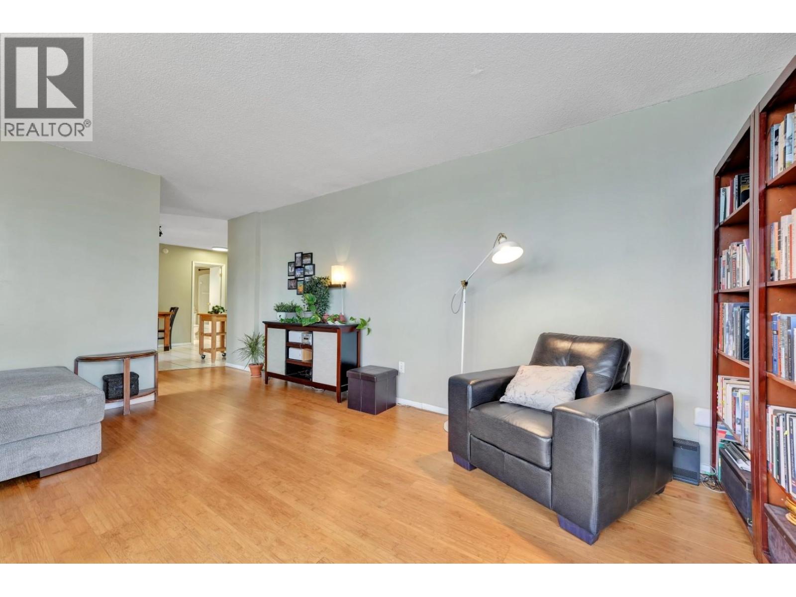 2206 3755 Bartlett Court, Burnaby, British Columbia  V3J 7G7 - Photo 4 - R3090594