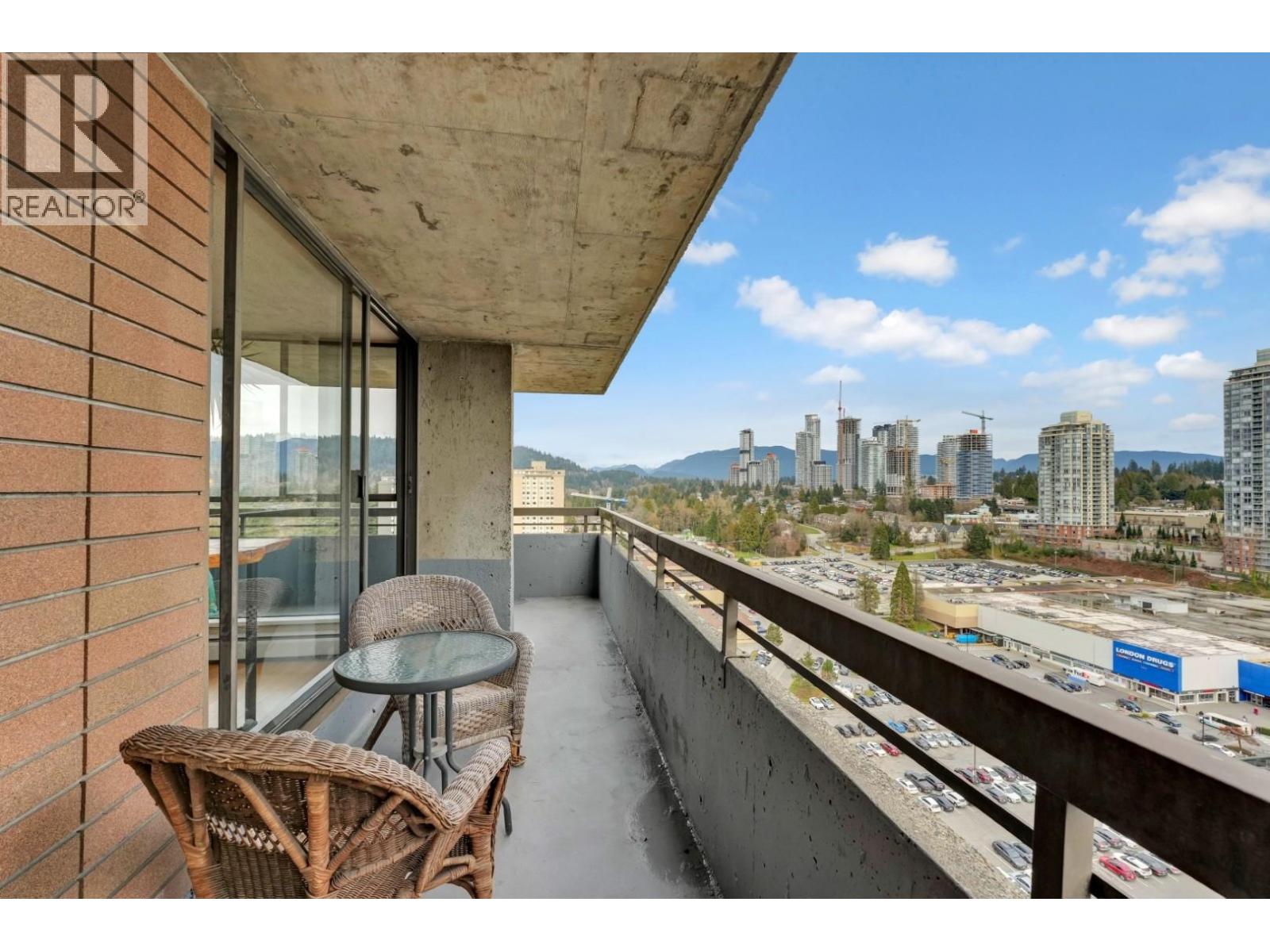 2206 3755 Bartlett Court, Burnaby, British Columbia  V3J 7G7 - Photo 9 - R3090594