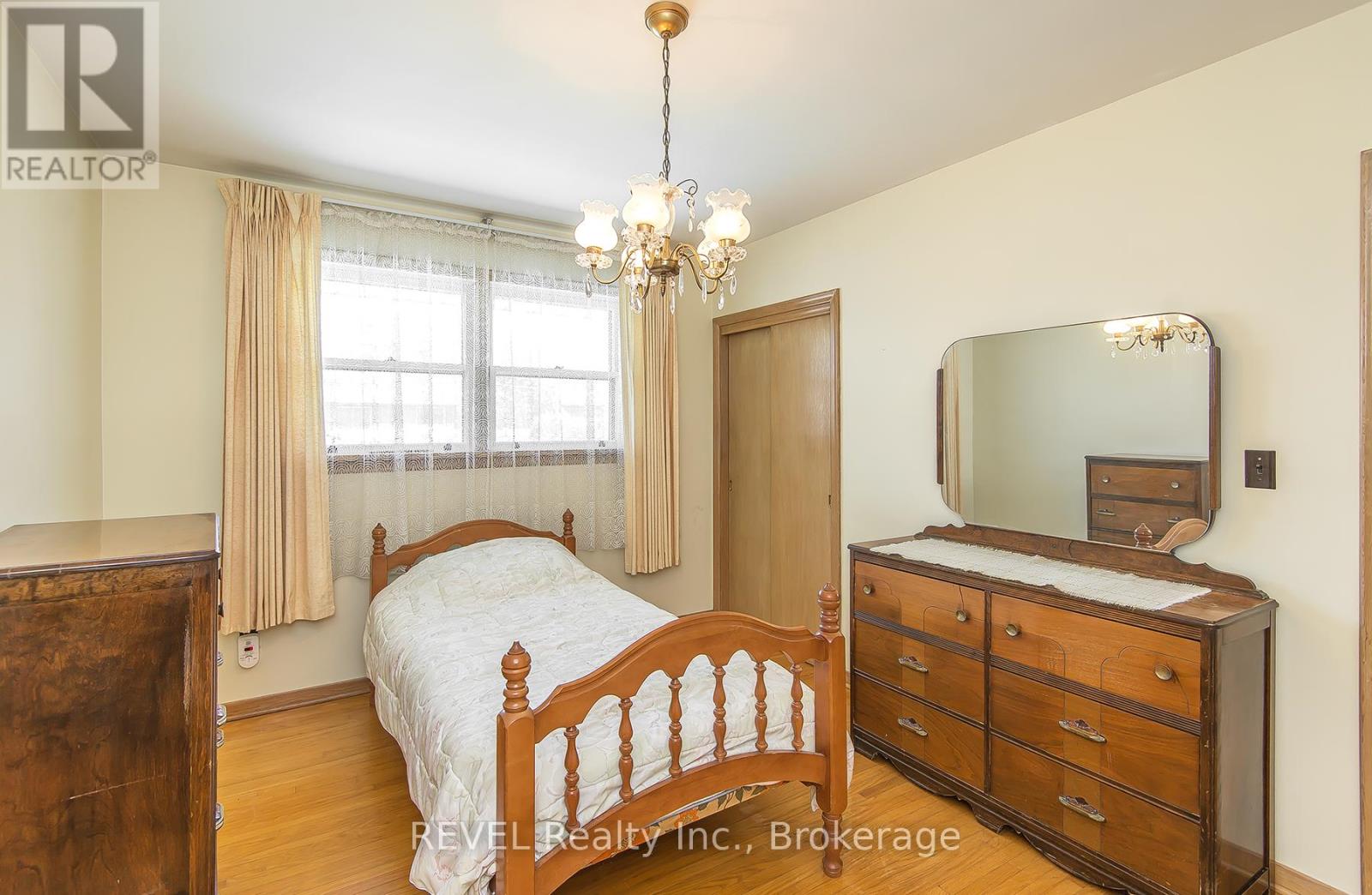 9 Hawthorne Avenue, St. Catharines, Ontario  L2M 6A8 - Photo 15 - X12795616