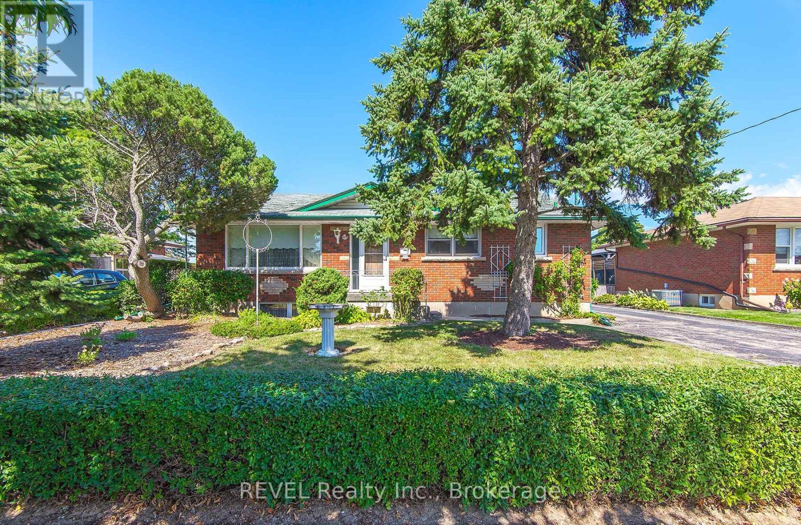 9 Hawthorne Avenue, St. Catharines, Ontario  L2M 6A8 - Photo 3 - X12795616