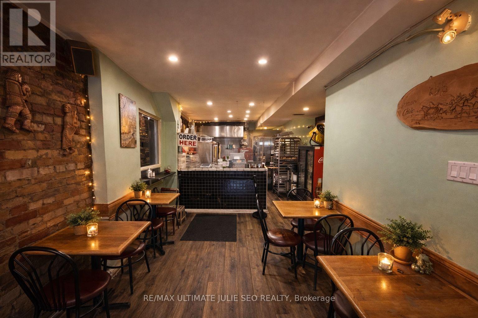 245 Augusta Avenue, Toronto, Ontario  M5T 2L8 - Photo 2 - C12771186