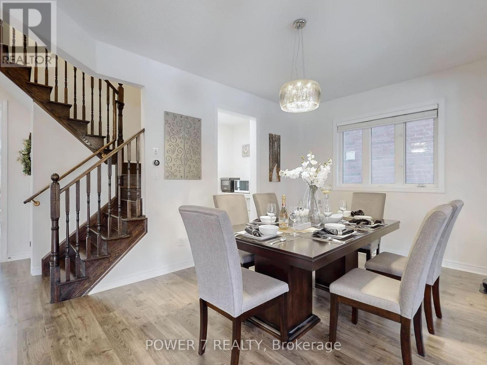 180 Woodspring Avenue, Newmarket, Ontario  L3X 3J4 - Photo 5 - N12795352