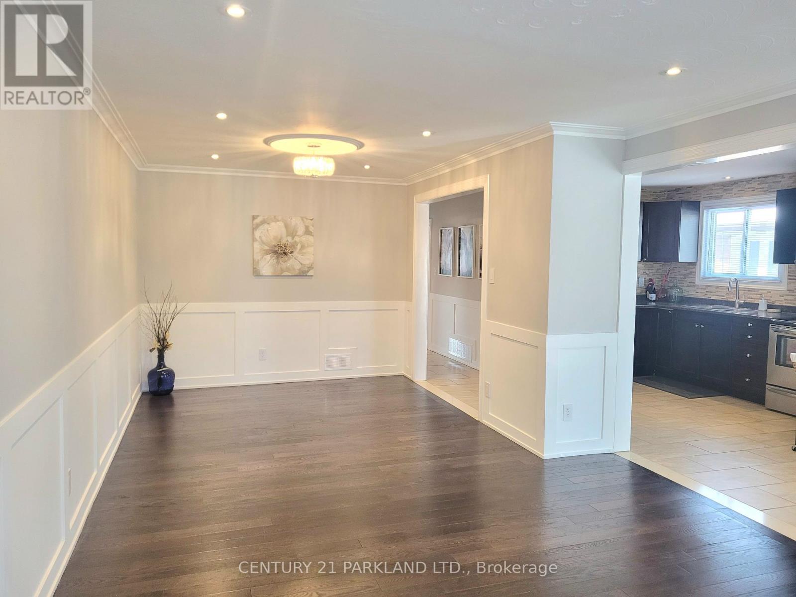 52 Franel Crescent, Toronto, Ontario  M9L 1B7 - Photo 6 - W12665112