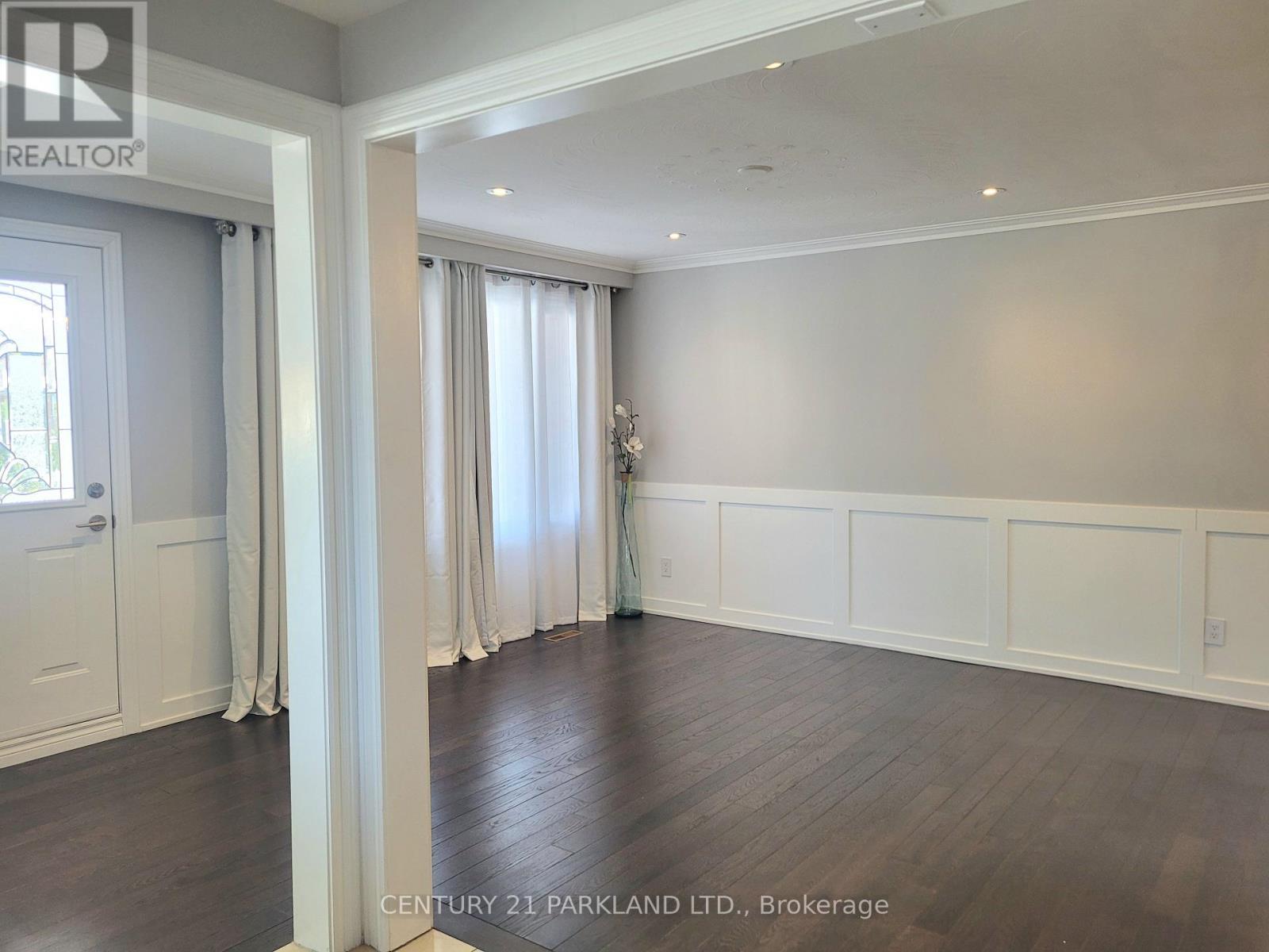 52 Franel Crescent, Toronto, Ontario  M9L 1B7 - Photo 9 - W12665112