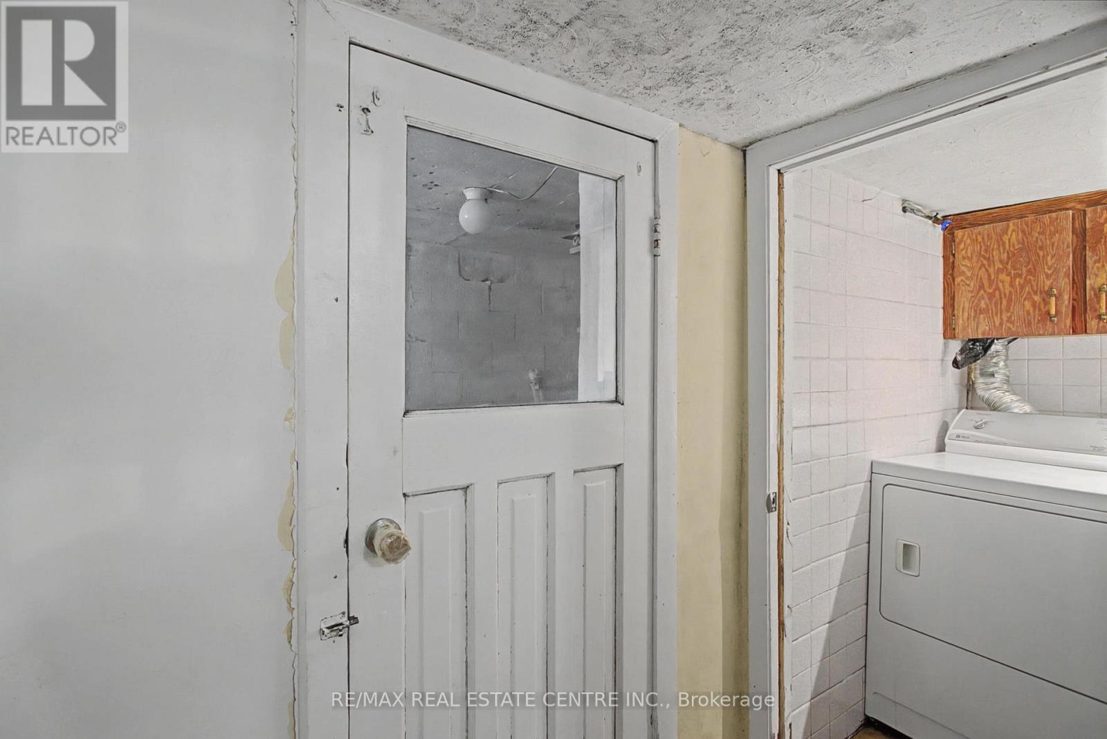 224 Livingstone Avenue, Toronto, Ontario  M6E 2M2 - Photo 16 - W12790484