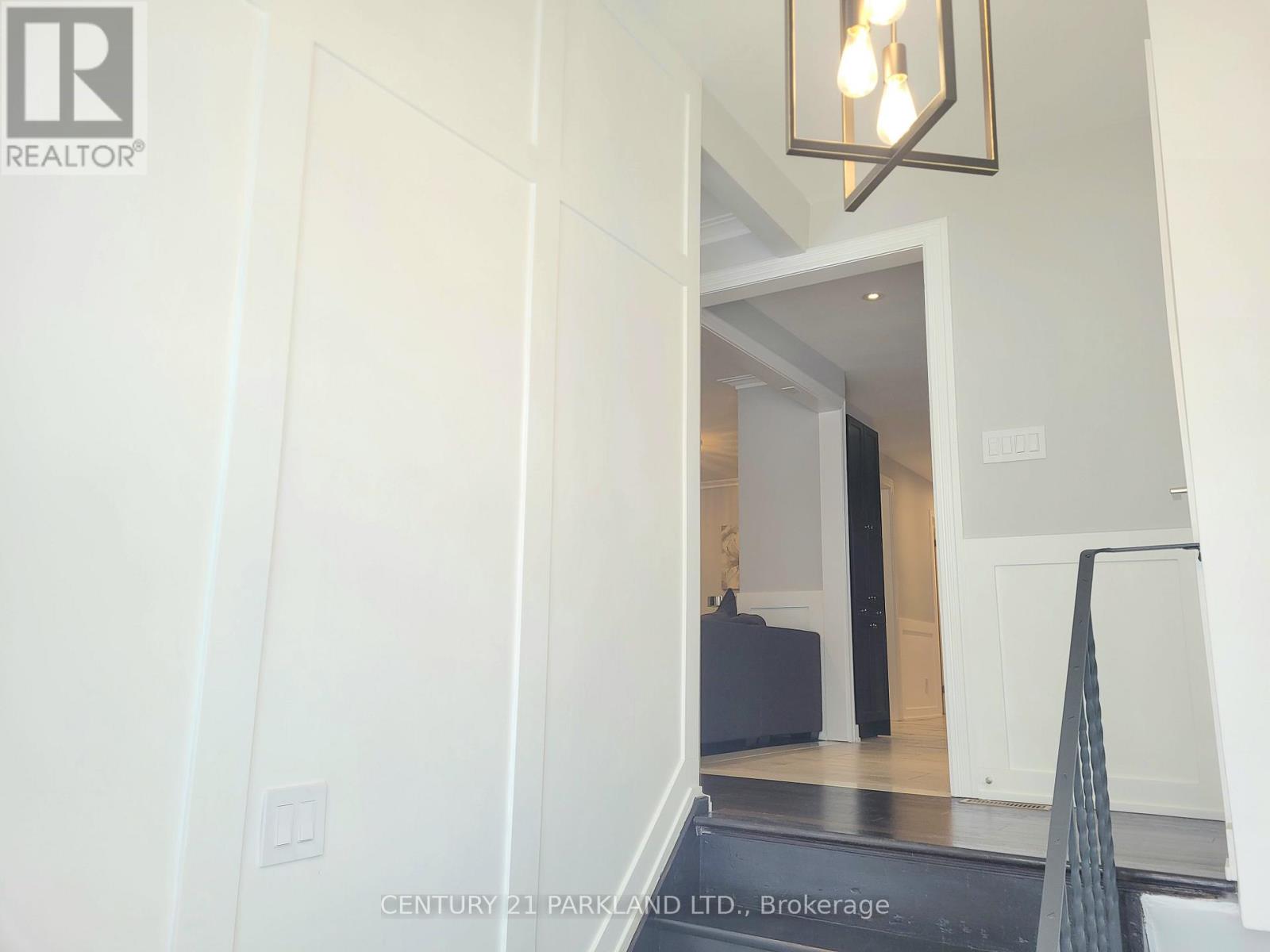 52 Franel Crescent, Toronto, Ontario  M9L 1B7 - Photo 24 - W12665112