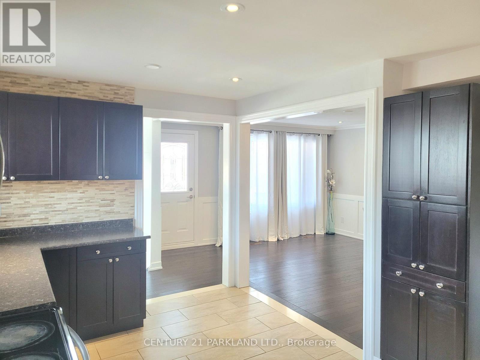 52 Franel Crescent, Toronto, Ontario  M9L 1B7 - Photo 14 - W12665112