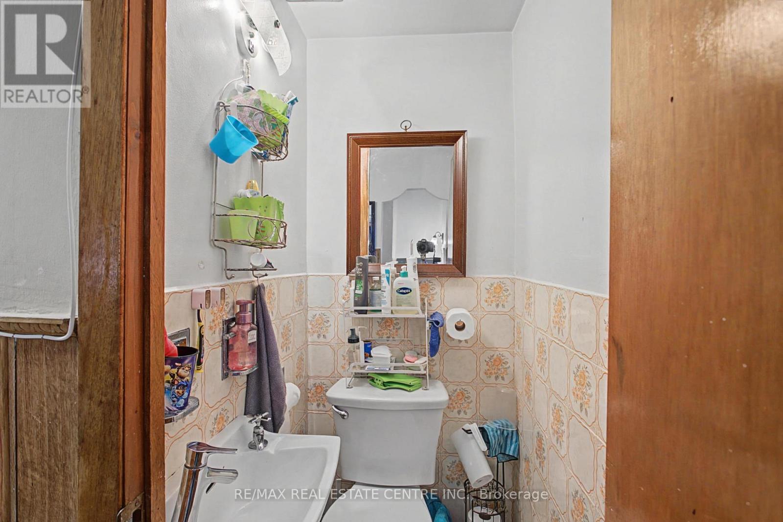 224 Livingstone Avenue, Toronto, Ontario  M6E 2M2 - Photo 11 - W12790484