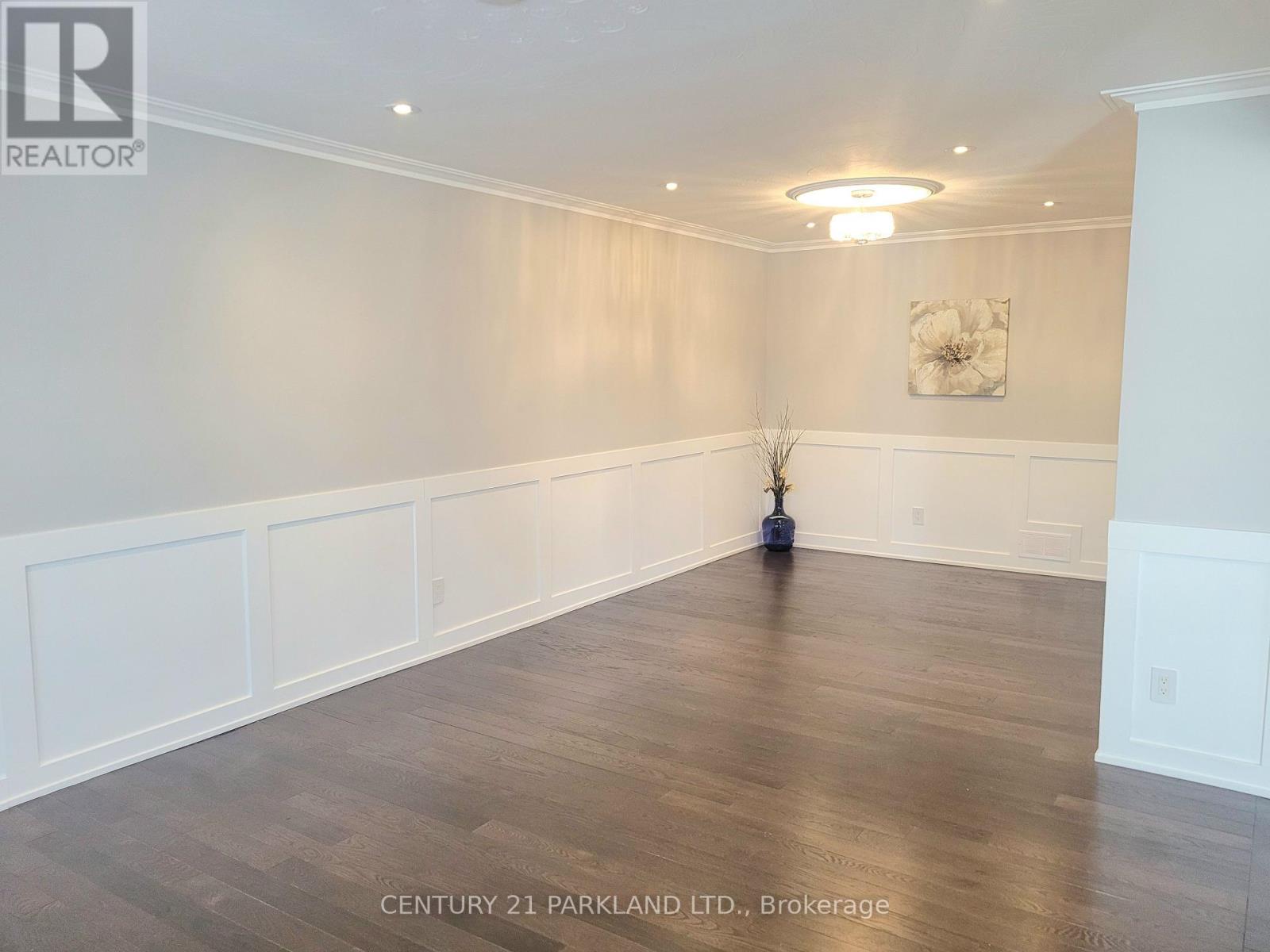 52 Franel Crescent, Toronto, Ontario  M9L 1B7 - Photo 8 - W12665112