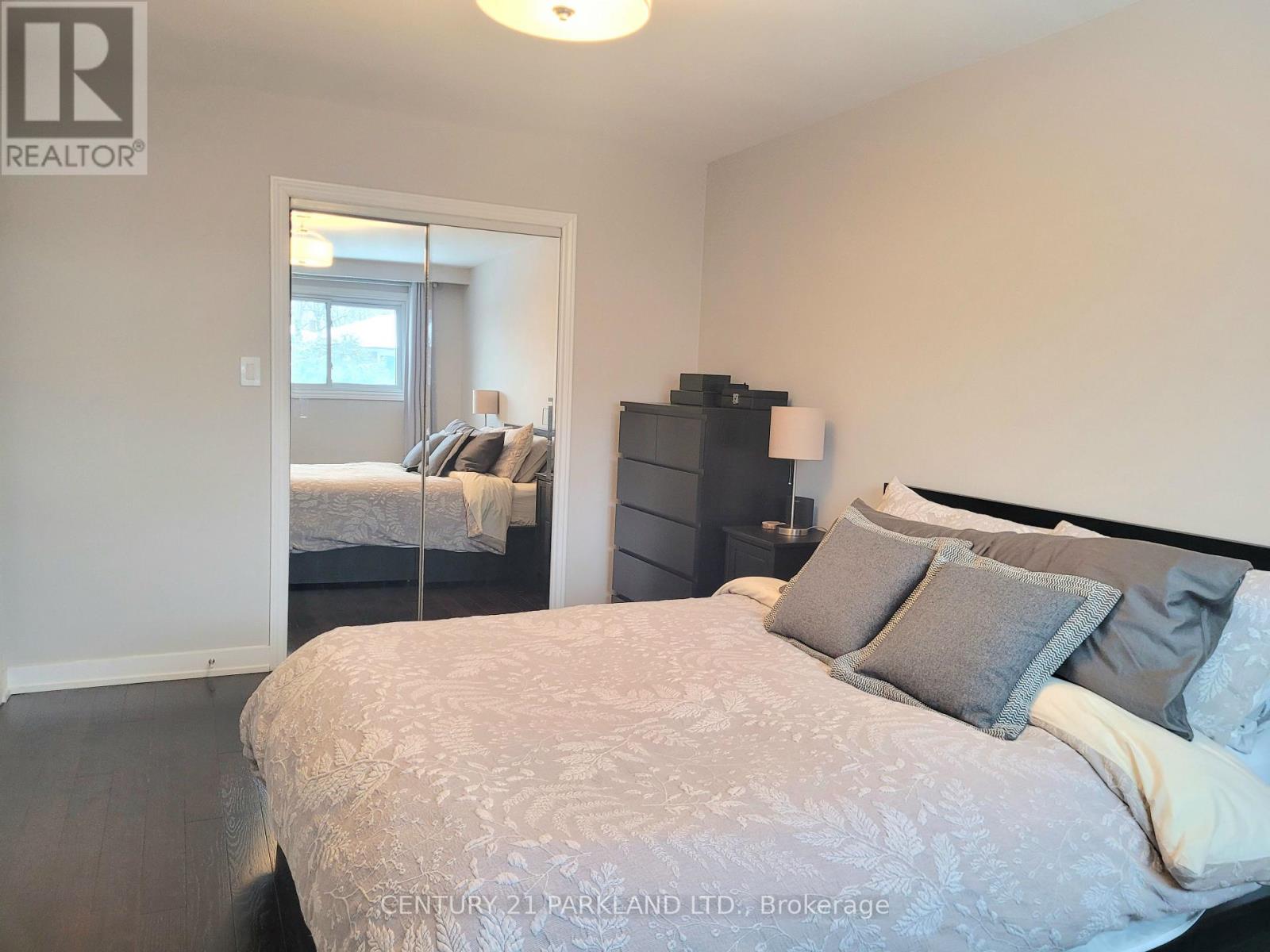52 Franel Crescent, Toronto, Ontario  M9L 1B7 - Photo 19 - W12665112