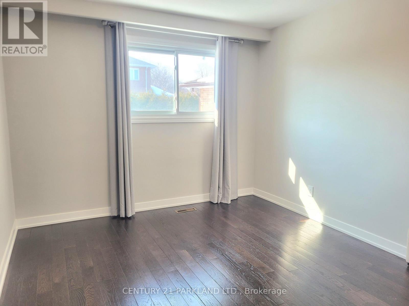 52 Franel Crescent, Toronto, Ontario  M9L 1B7 - Photo 20 - W12665112