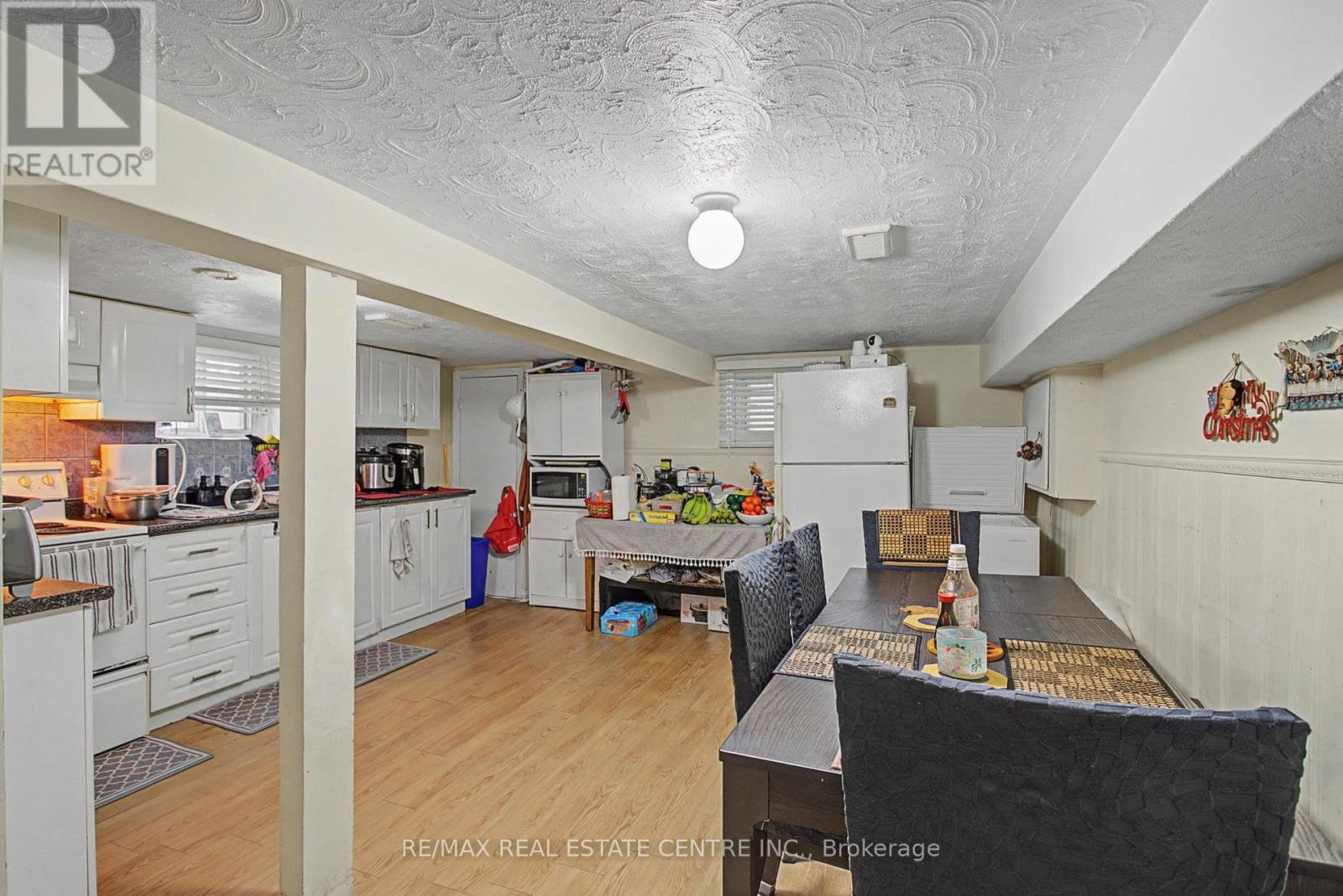 224 Livingstone Avenue, Toronto, Ontario  M6E 2M2 - Photo 21 - W12790484