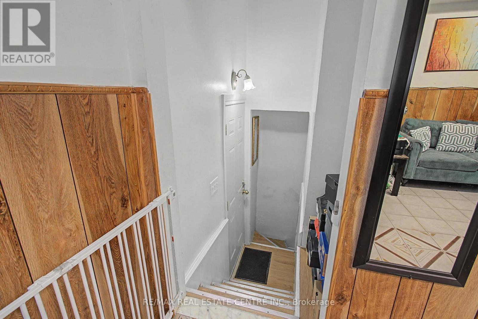 224 Livingstone Avenue, Toronto, Ontario  M6E 2M2 - Photo 15 - W12790484