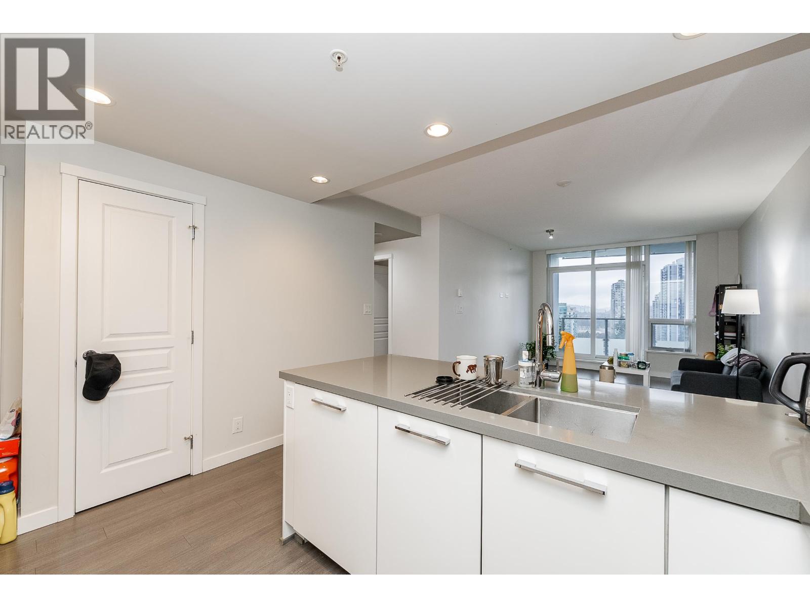 2207 3093 Windsor Gate, Coquitlam, British Columbia  V3B 0N2 - Photo 6 - R3090627