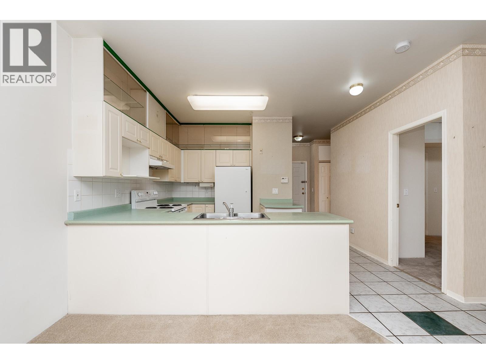 304 2109 Rowland Street, Port Coquitlam, British Columbia  V3C 6J4 - Photo 4 - R3090657