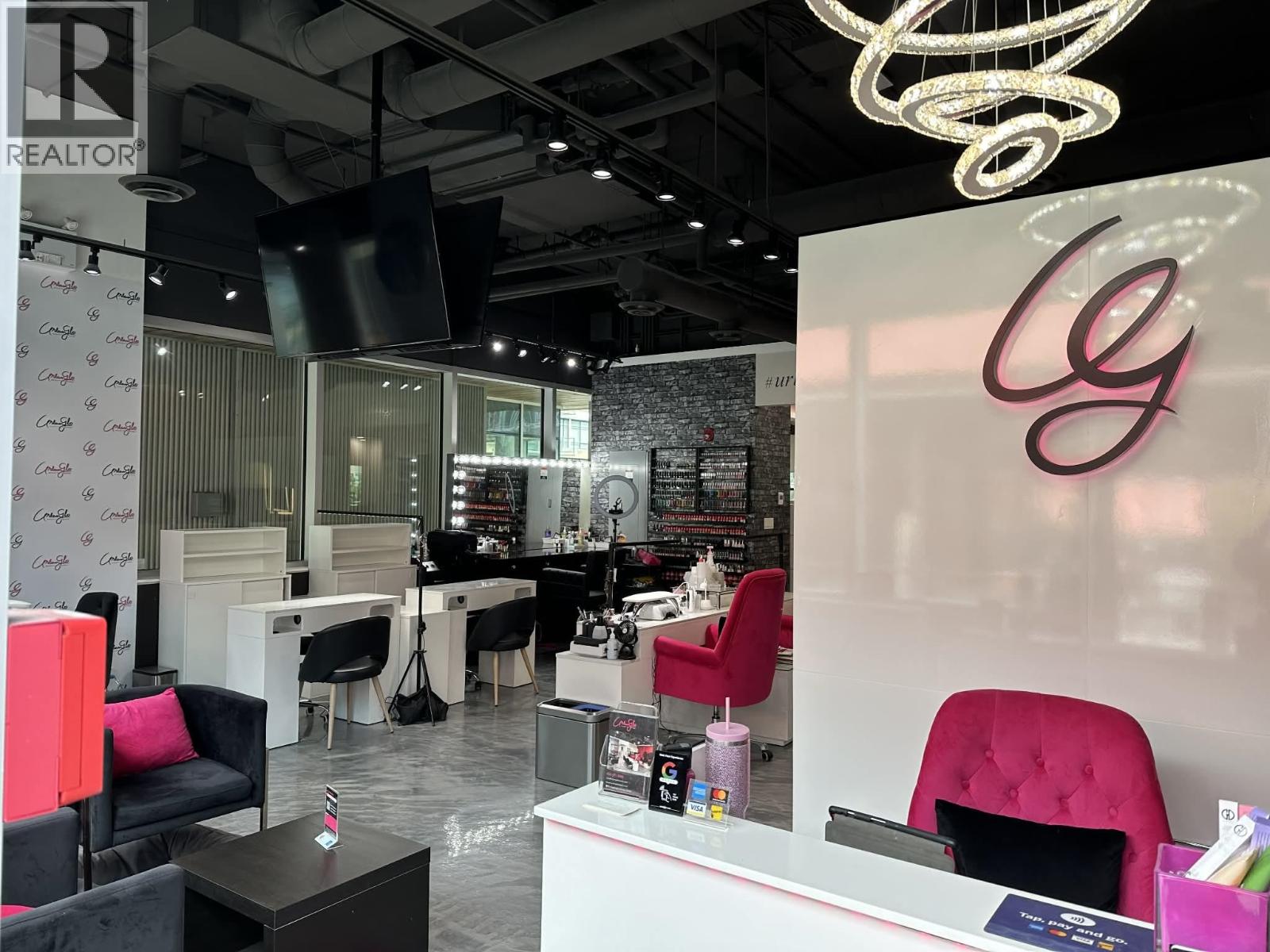 228 125 VICTORY SHIP WAY, North Vancouver, British Columbia