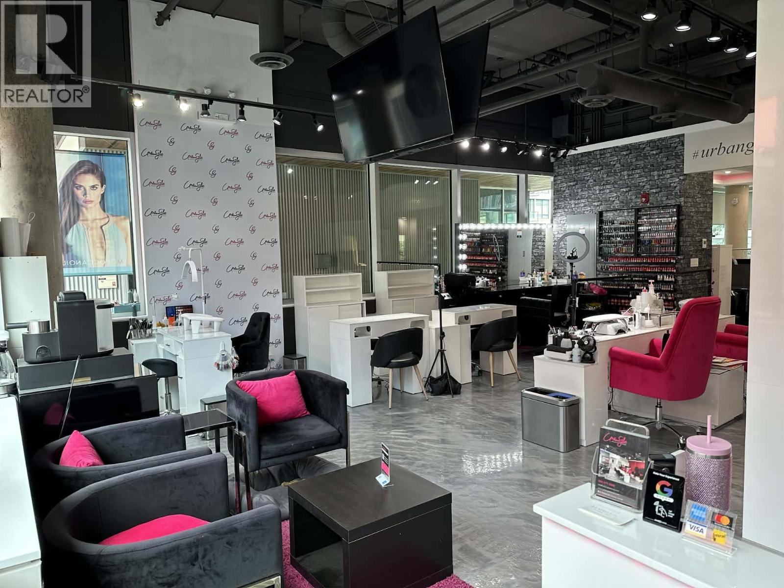 228 125 Victory Ship Way, North Vancouver, British Columbia  V7L 0G5 - Photo 2 - C8076263