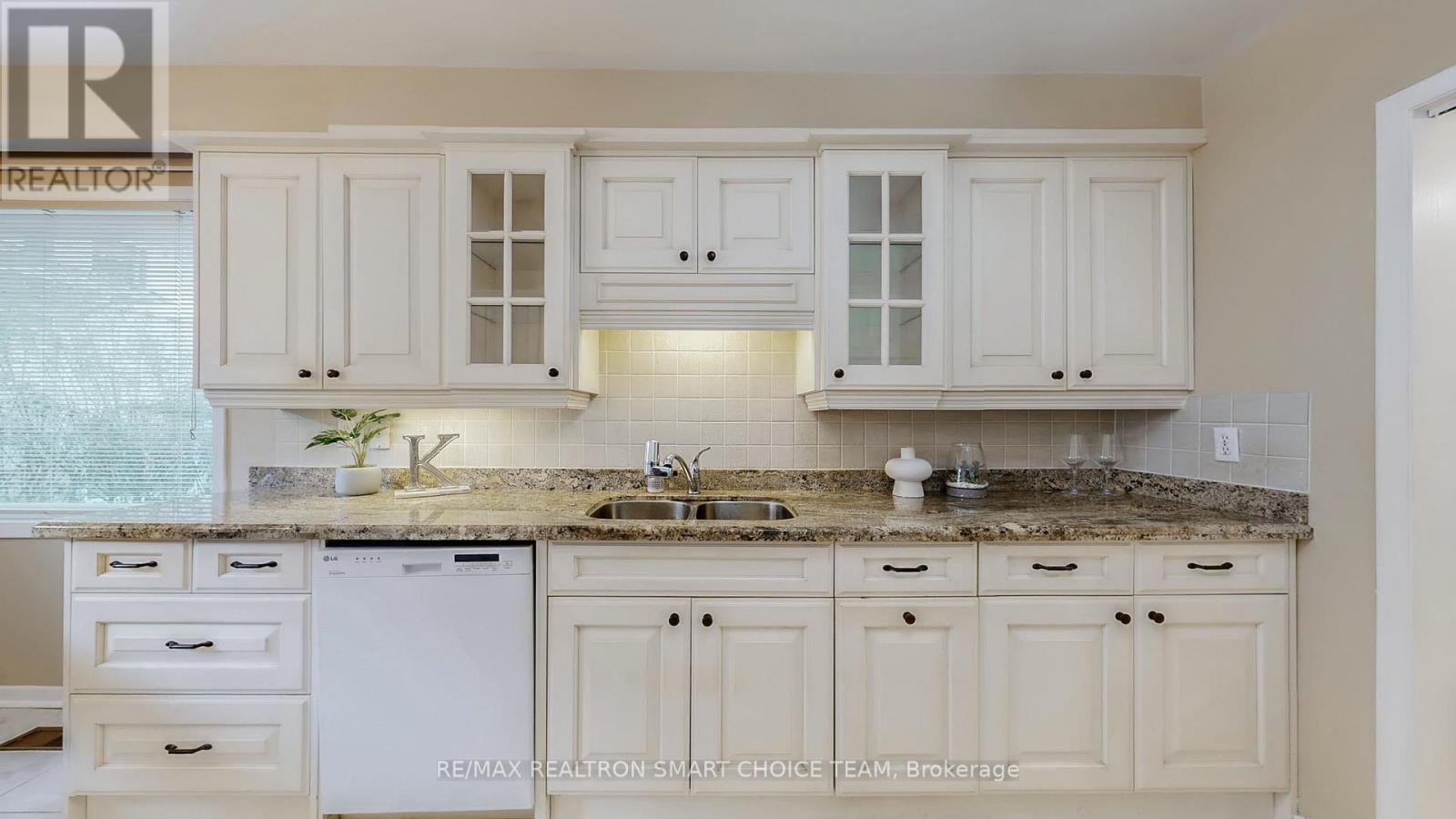 18 Brenham Crescent, Toronto, Ontario  M2M 2L1 - Photo 13 - C12795600