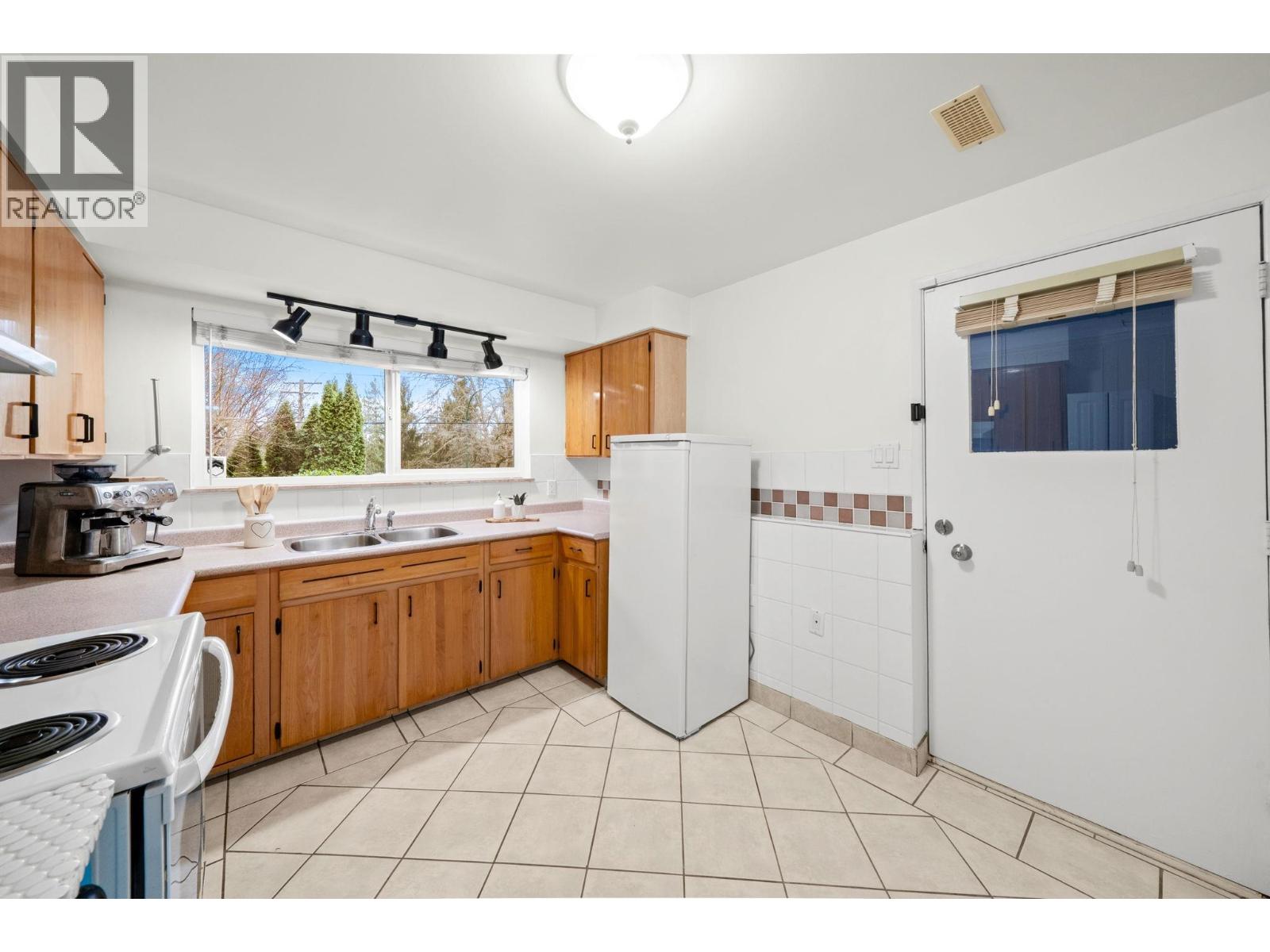 4174 Dollarton Highway, North Vancouver, British Columbia  V7G 1A2 - Photo 19 - R3090513