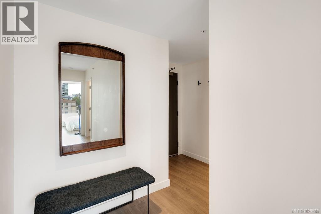 604 845 Johnson St, Victoria, British Columbia  V8W 0G3 - Photo 2 - 1025985