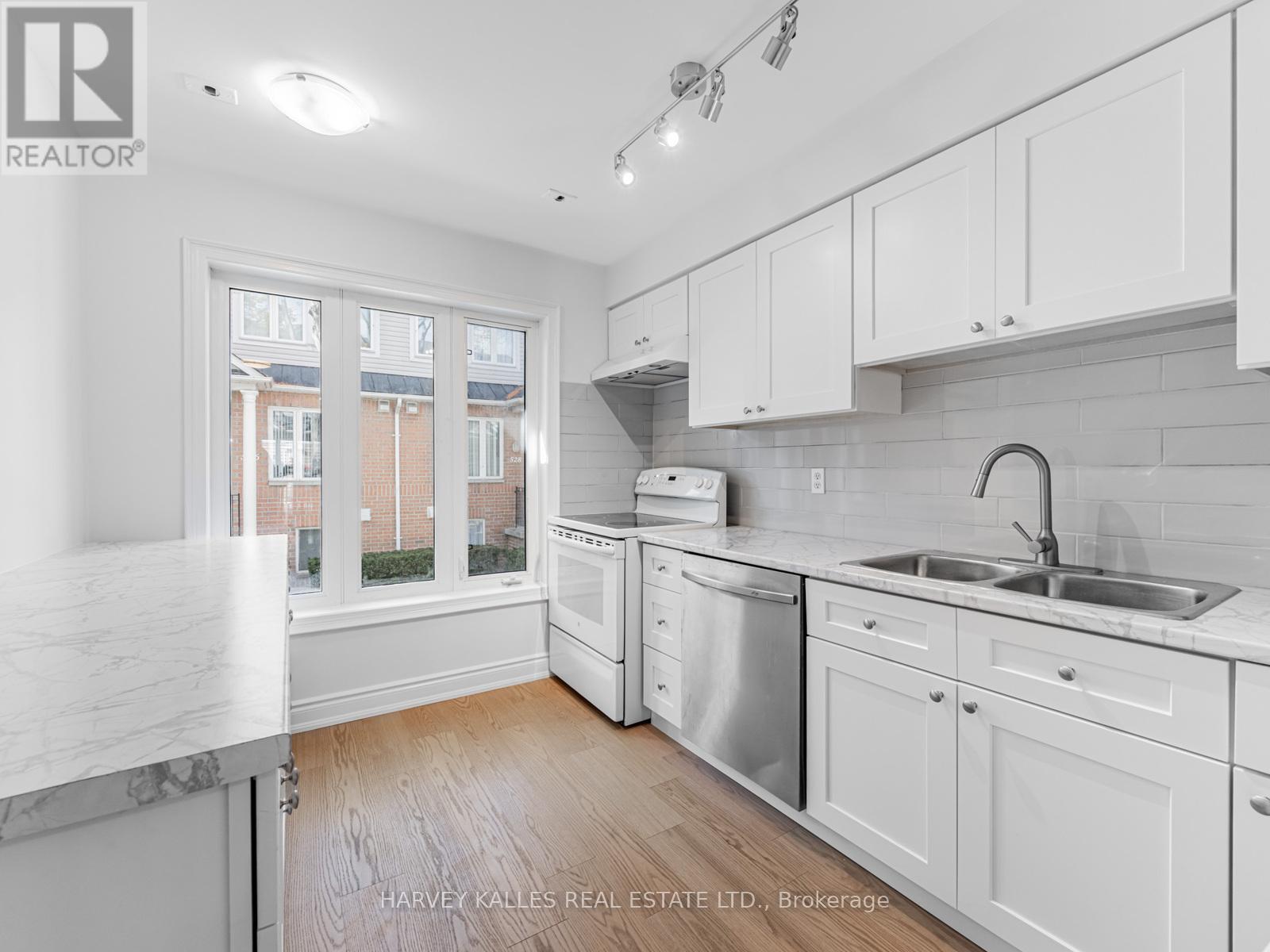 521 - 83 Mondeo Drive, Toronto, Ontario  M1P 5B6 - Photo 5 - E12795576