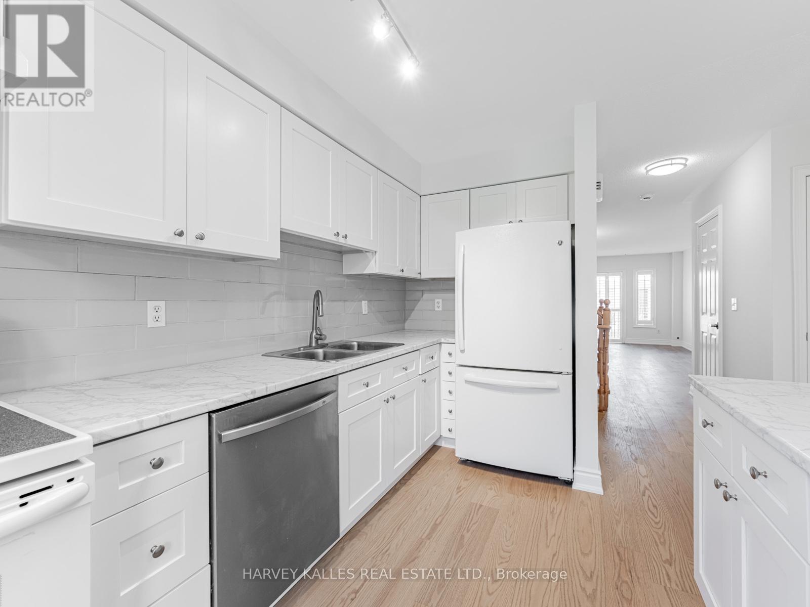 521 - 83 Mondeo Drive, Toronto, Ontario  M1P 5B6 - Photo 7 - E12795576