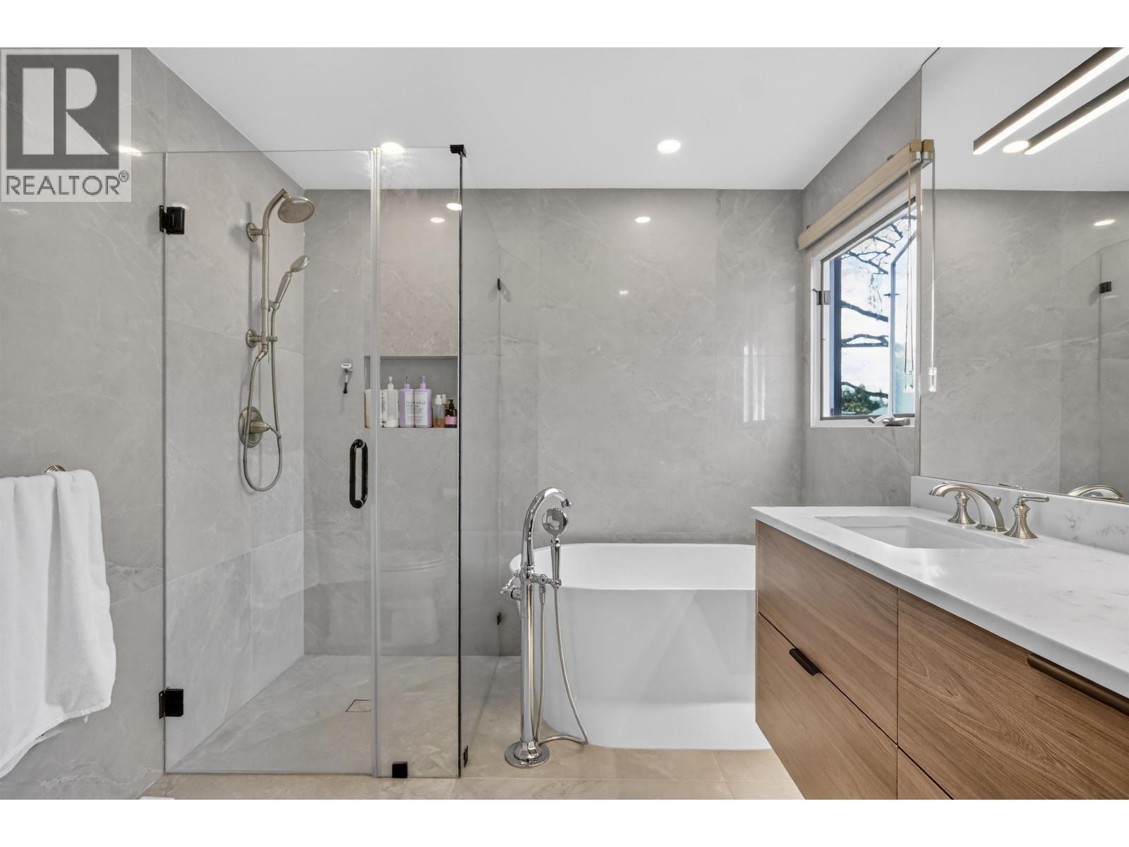 5551 Floyd Avenue, Richmond, British Columbia  V7E 5L9 - Photo 26 - R3090299