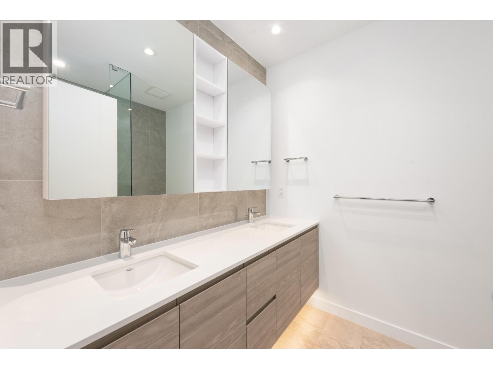 1703 660 Quayside Drive, New Westminster, British Columbia  V3M 0P1 - Photo 15 - R3090480