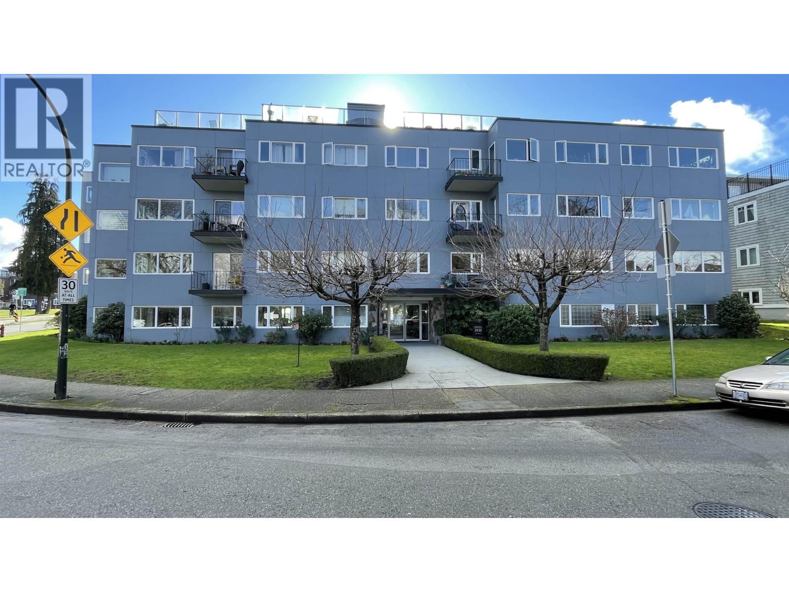 304 2430 Point Grey Road, Vancouver, British Columbia  V6K 1A2 - Photo 2 - R3089228