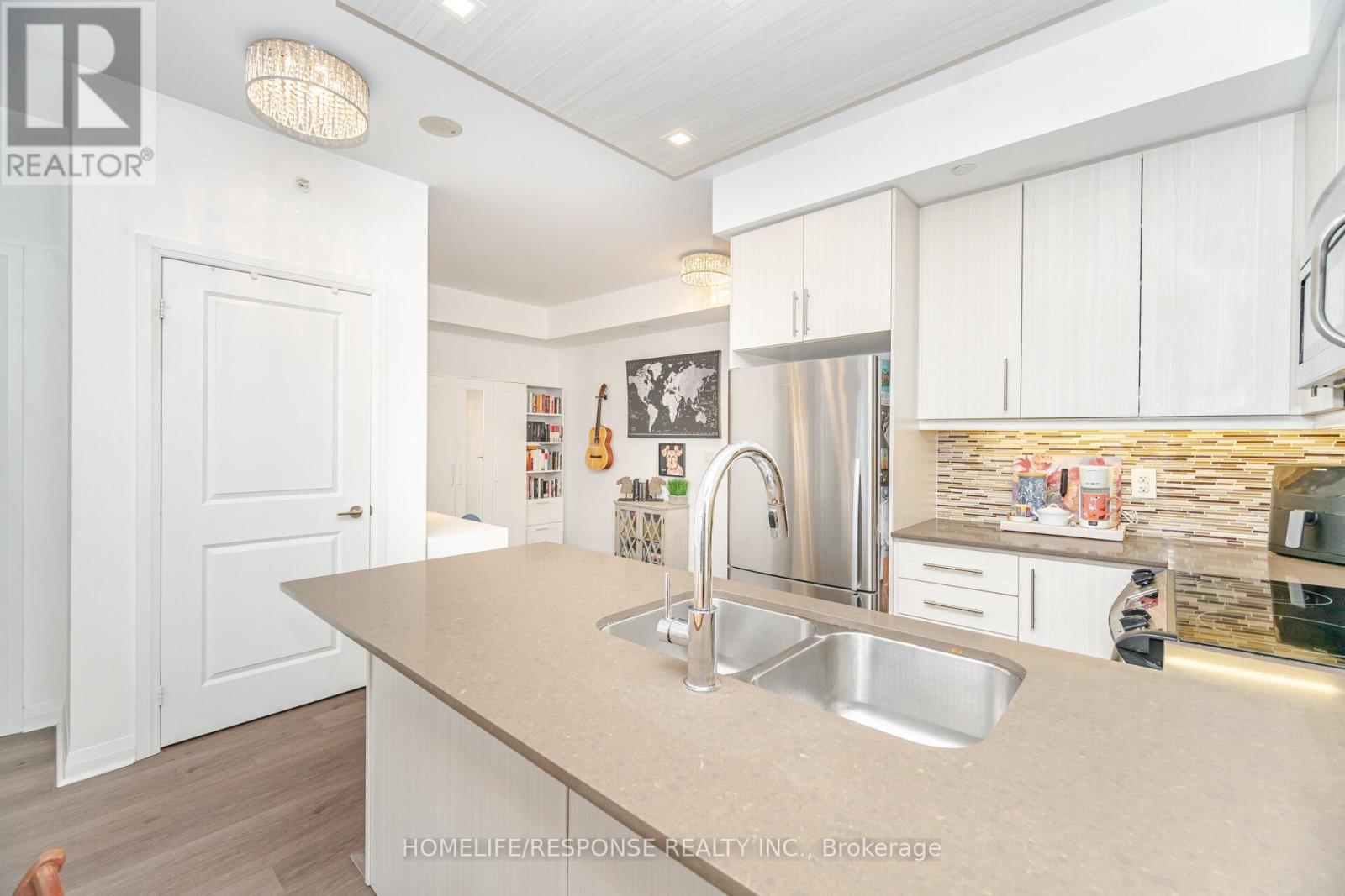 1206 - 55 Oneida Crescent, Richmond Hill, Ontario  L4B 0E8 - Photo 9 - N12795622