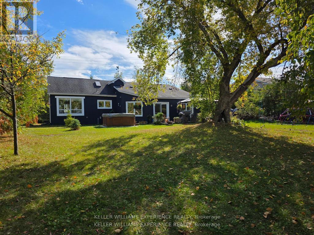 829 Memorial Avenue, Orillia, Ontario  L3V 0T7 - Photo 46 - S12795396