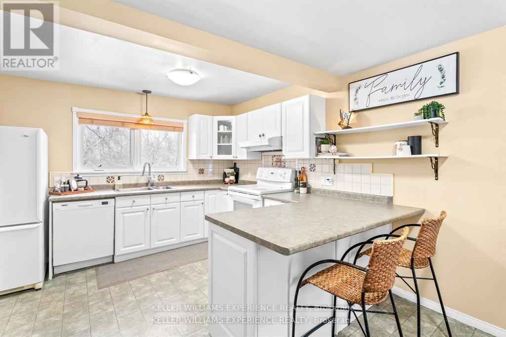 829 Memorial Avenue, Orillia, Ontario  L3V 0T7 - Photo 9 - S12795396