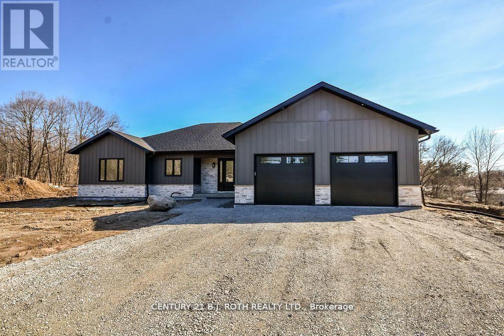 300 Centennial Drive, Midland, Ontario  L4R 5H9 - Photo 2 - S12795620