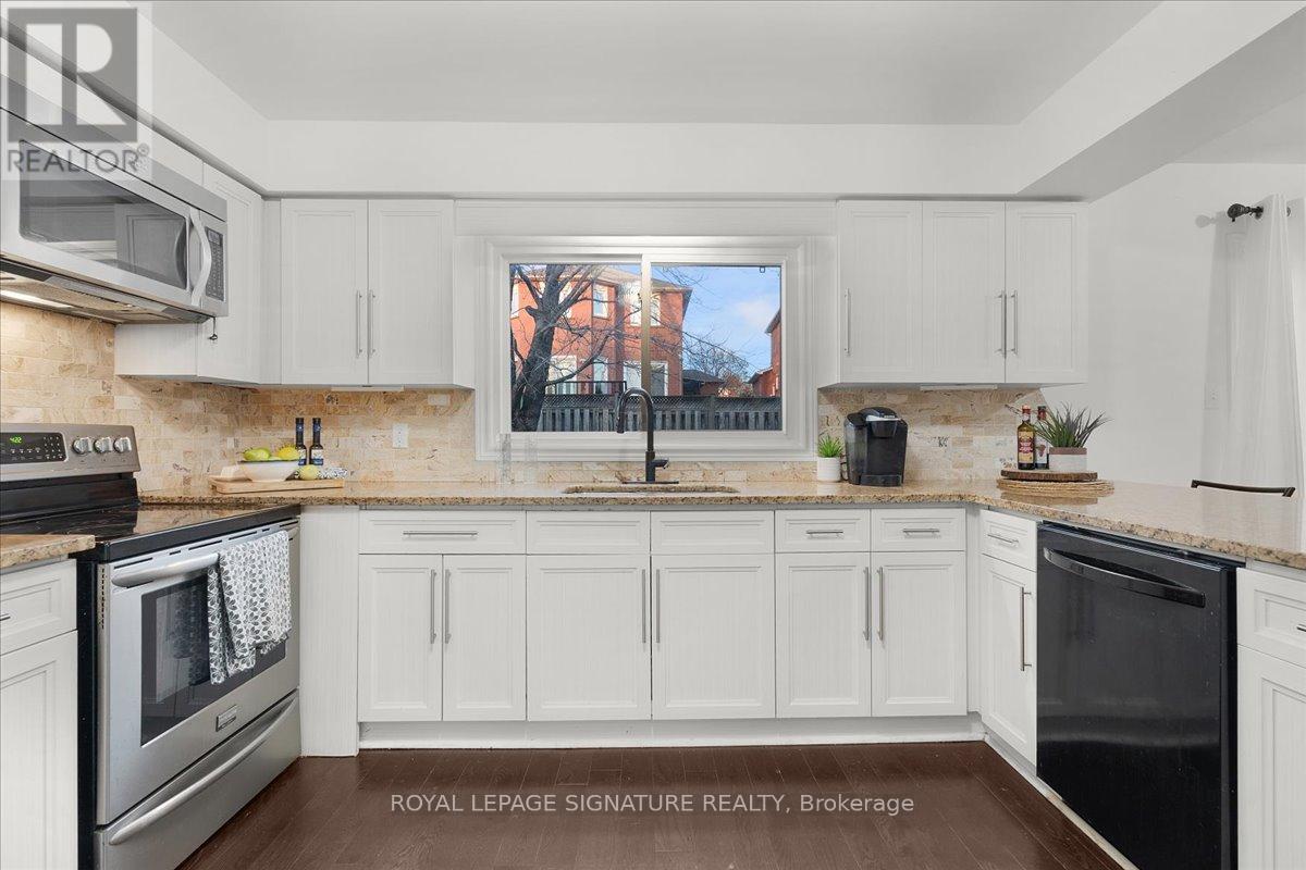 1093 Senlac Court, Mississauga, Ontario  L5V 1B8 - Photo 13 - W12795562