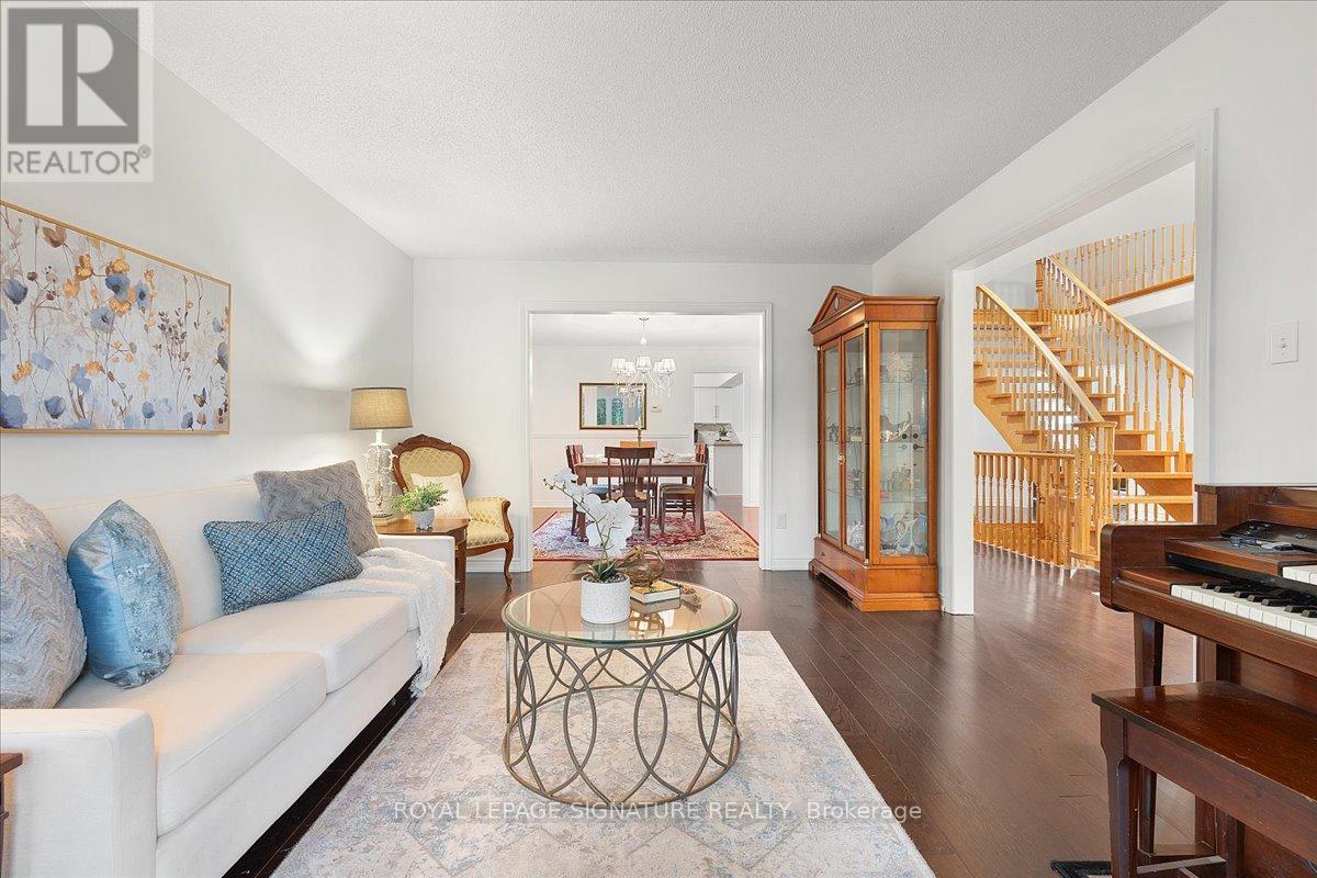 1093 Senlac Court, Mississauga, Ontario  L5V 1B8 - Photo 9 - W12795562