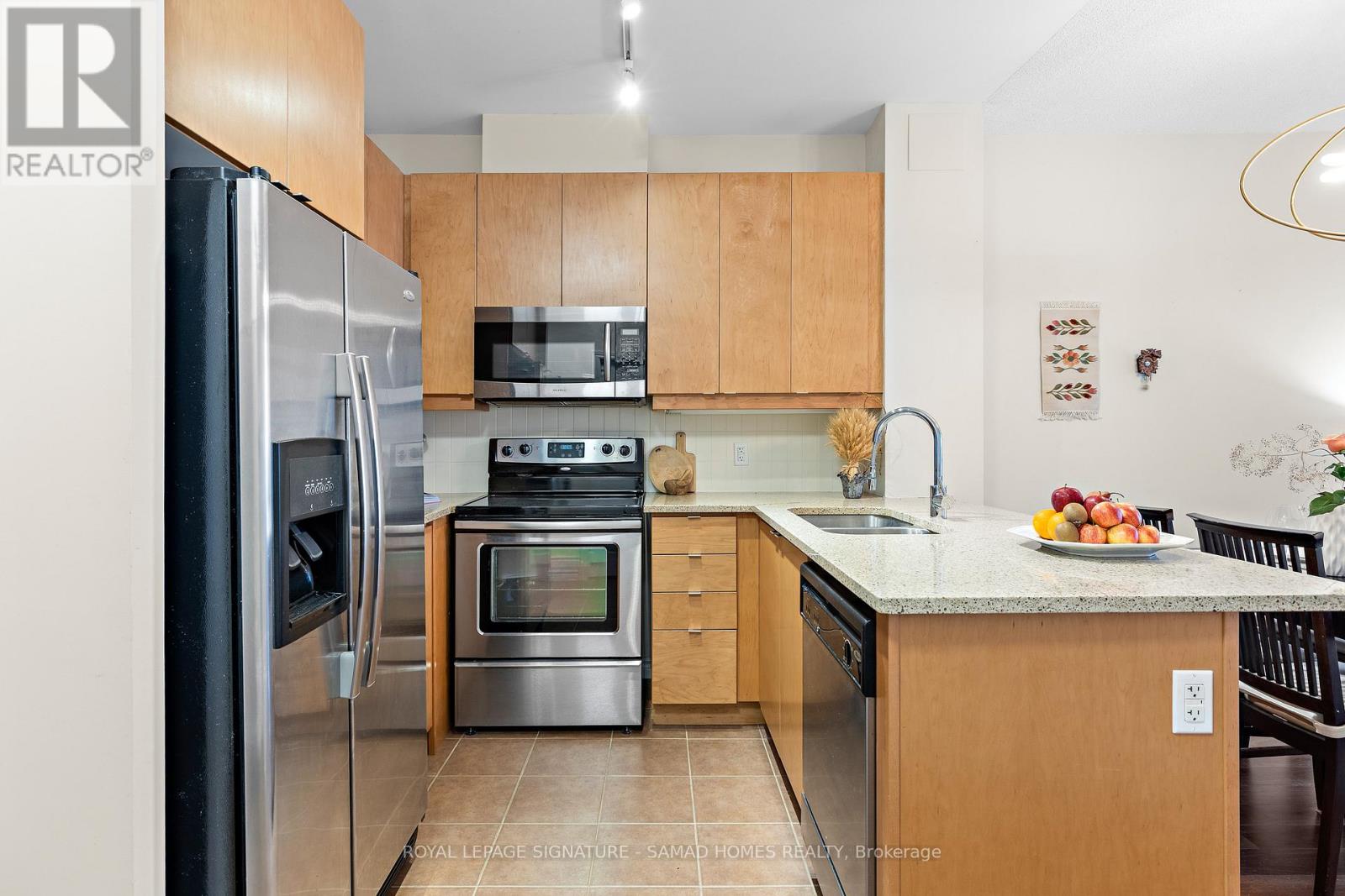 215 - 1135 Royal York Road, Toronto, Ontario  M9A 0C3 - Photo 5 - W12795566