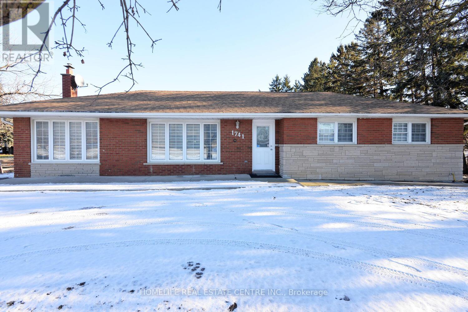 1741 Countryside Drive, Brampton, Ontario  L6R 0B7 - Photo 2 - W12795572