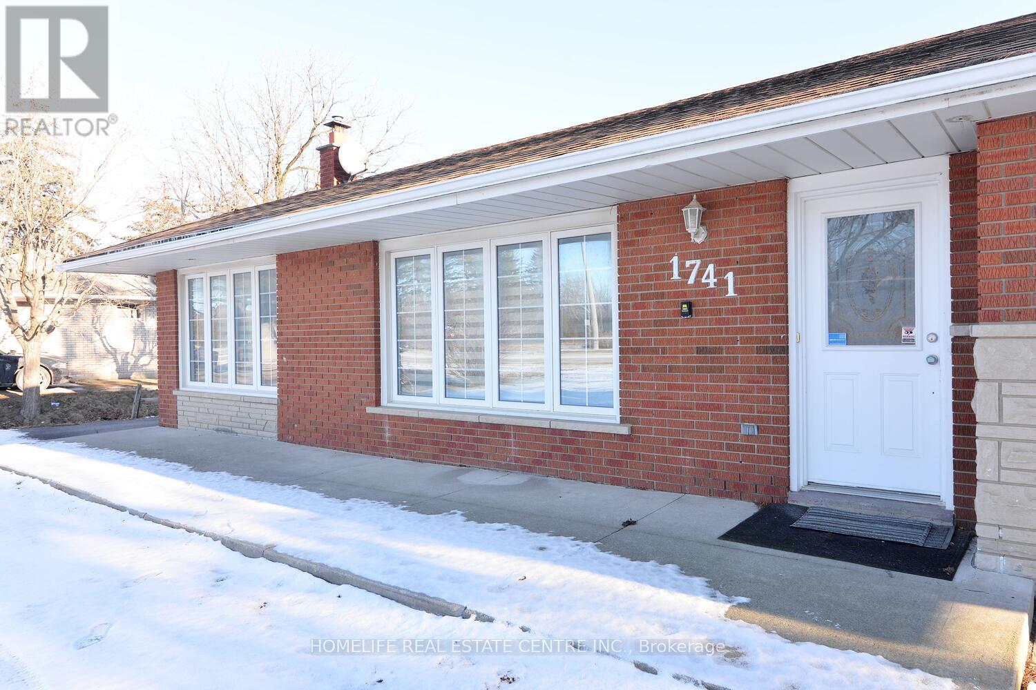 1741 Countryside Drive, Brampton, Ontario  L6R 0B7 - Photo 3 - W12795572