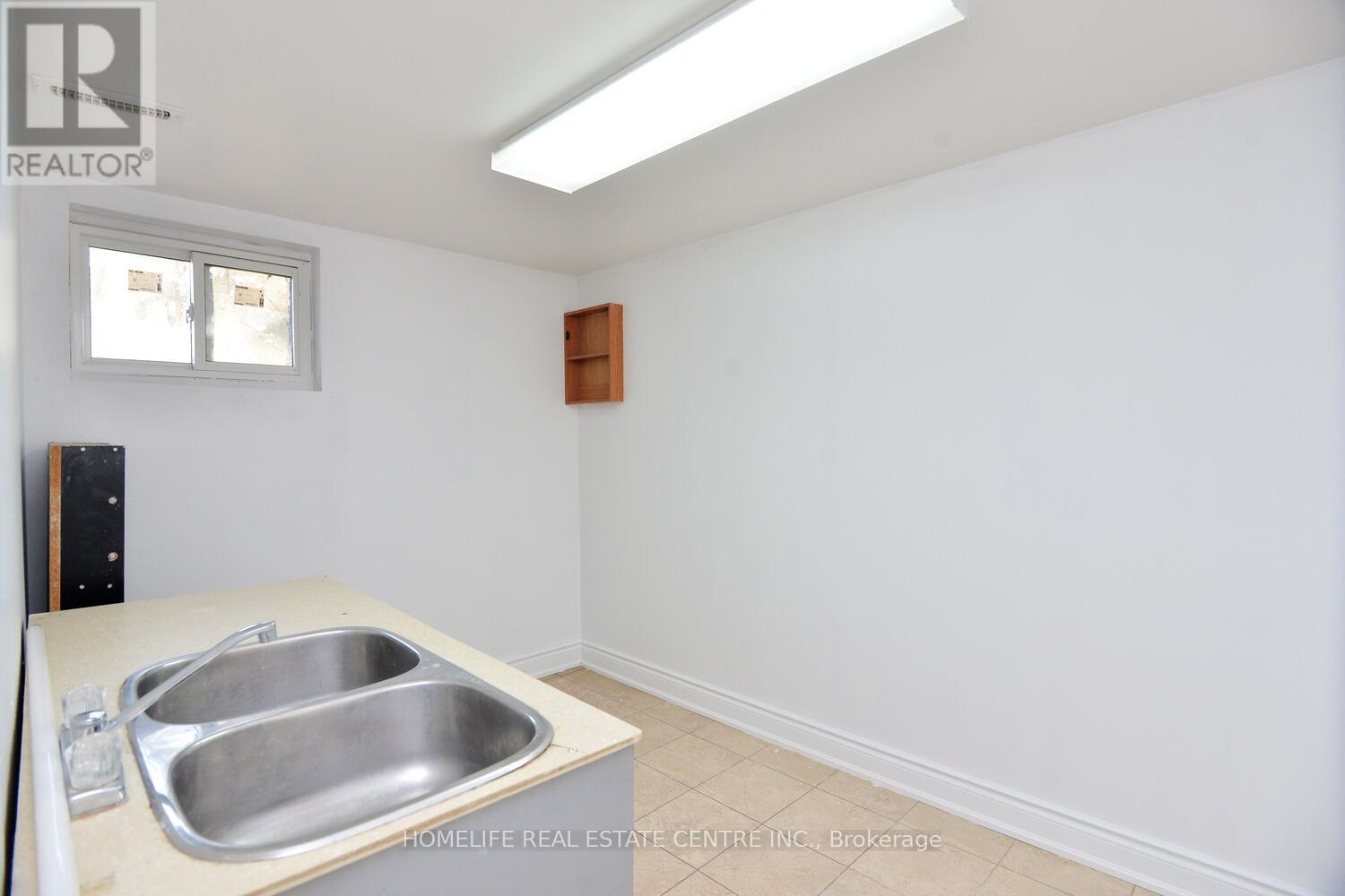 1741 Countryside Drive, Brampton, Ontario  L6R 0B7 - Photo 32 - W12795572