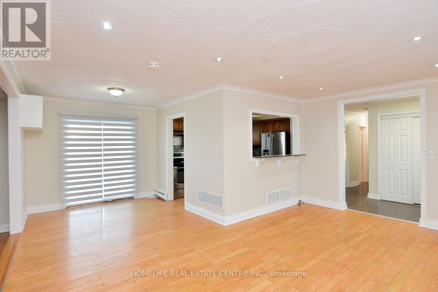 1741 Countryside Drive, Brampton, Ontario  L6R 0B7 - Photo 8 - W12795572