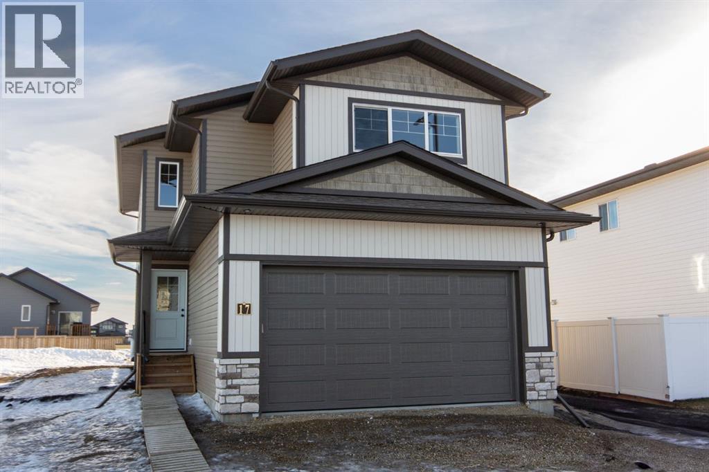 17 Trinity Street, Lacombe, Alberta